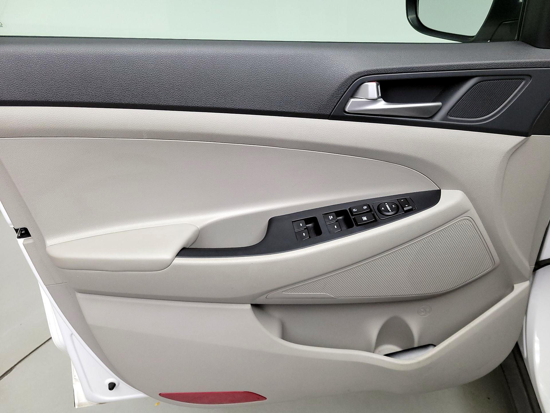 Thumbnail: 2019 Hyundai Tucson - 12