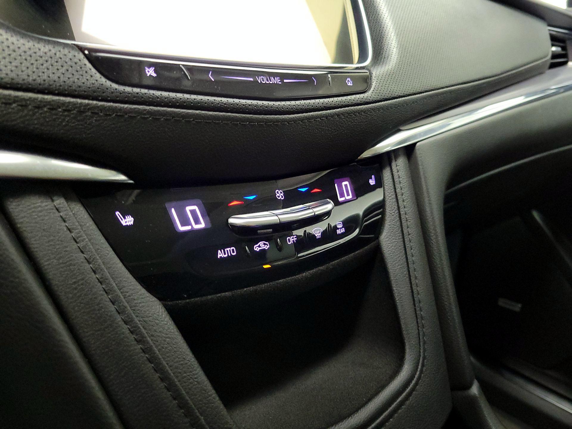 Thumbnail: 2019 Cadillac XT5 - 16