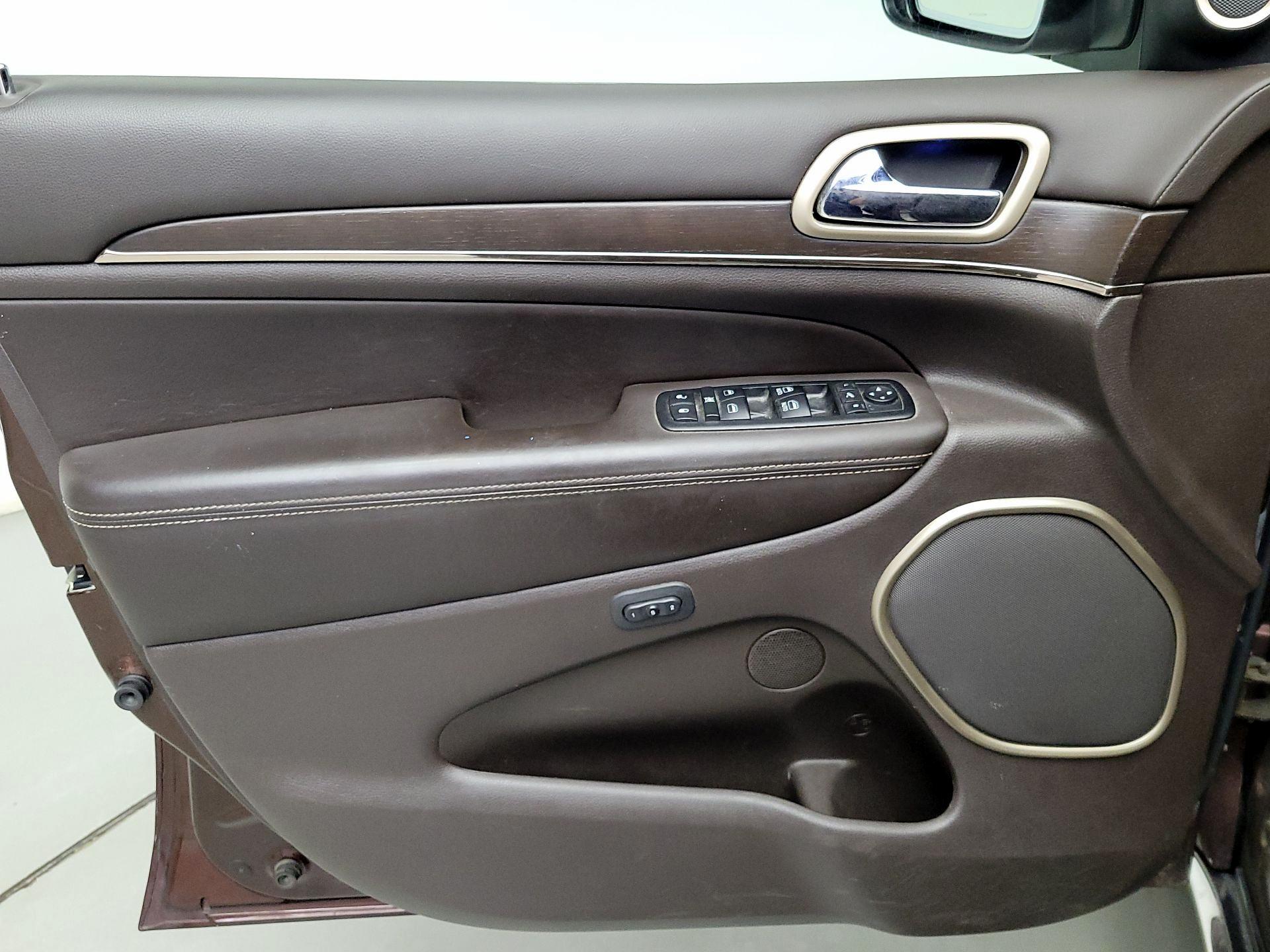 Thumbnail: 2014 Jeep Grand Cherokee - 12