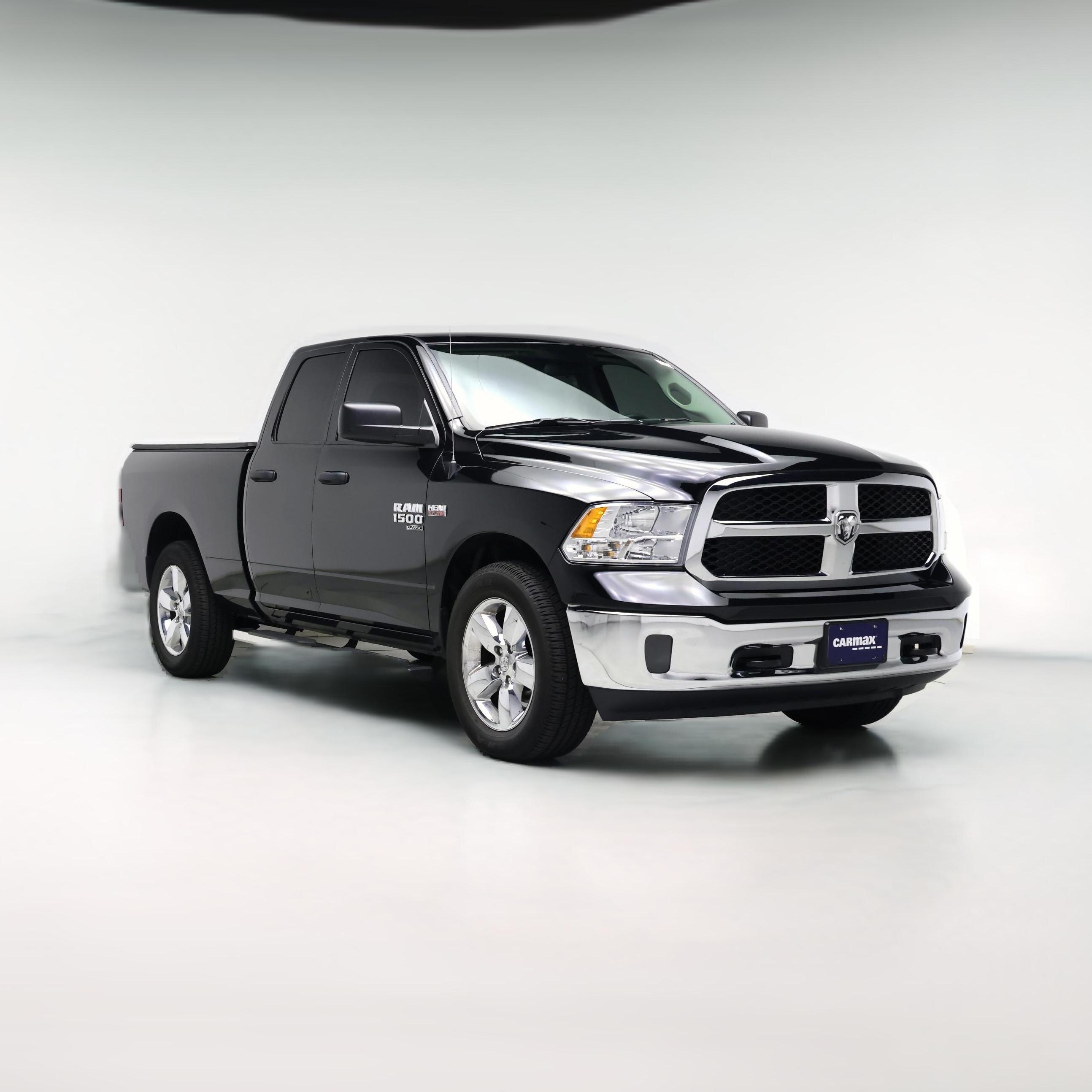 Thumbnail: 2019 RAM 1500 Classic - 1