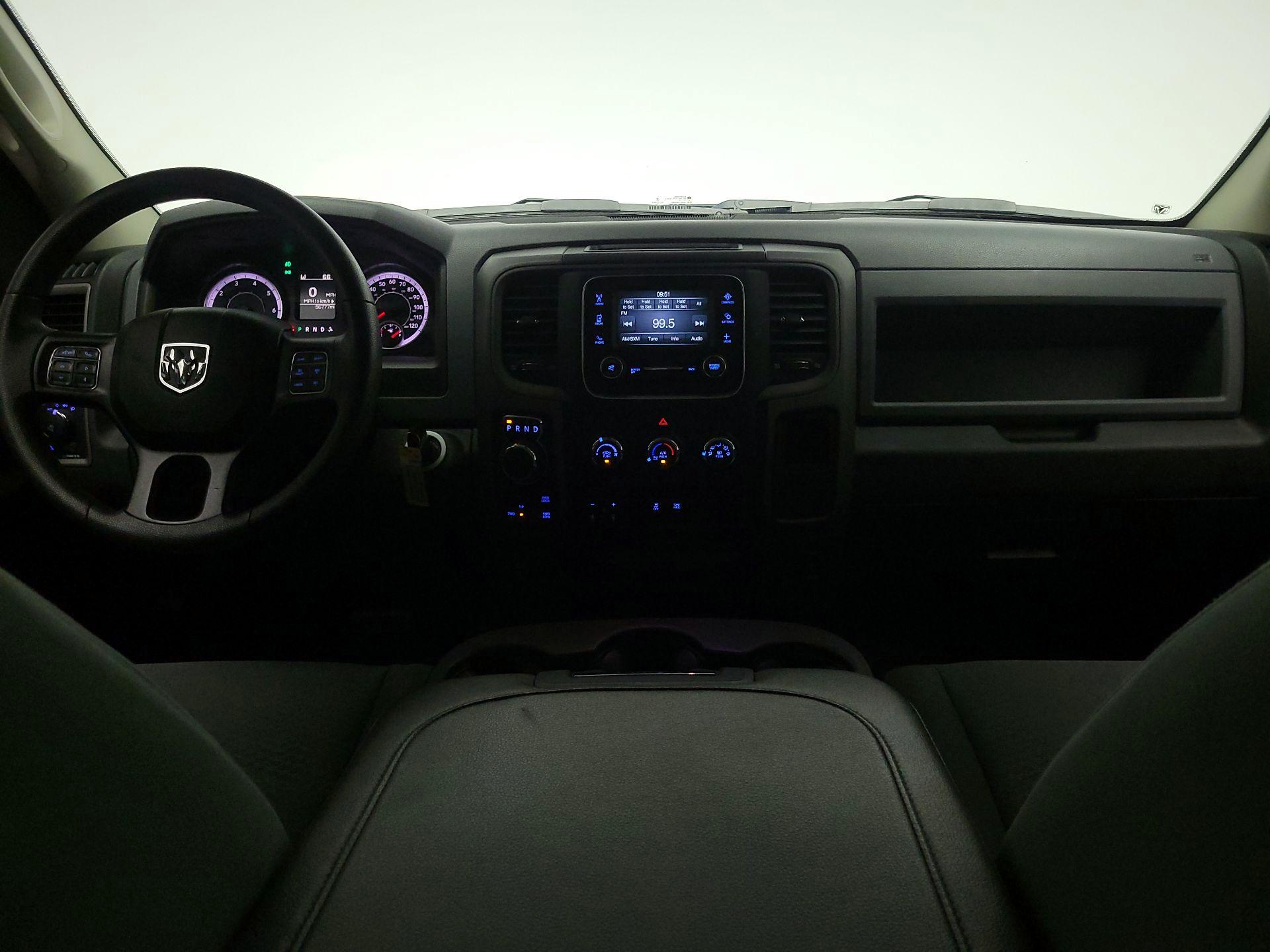 Thumbnail: 2019 RAM 1500 Classic - 9