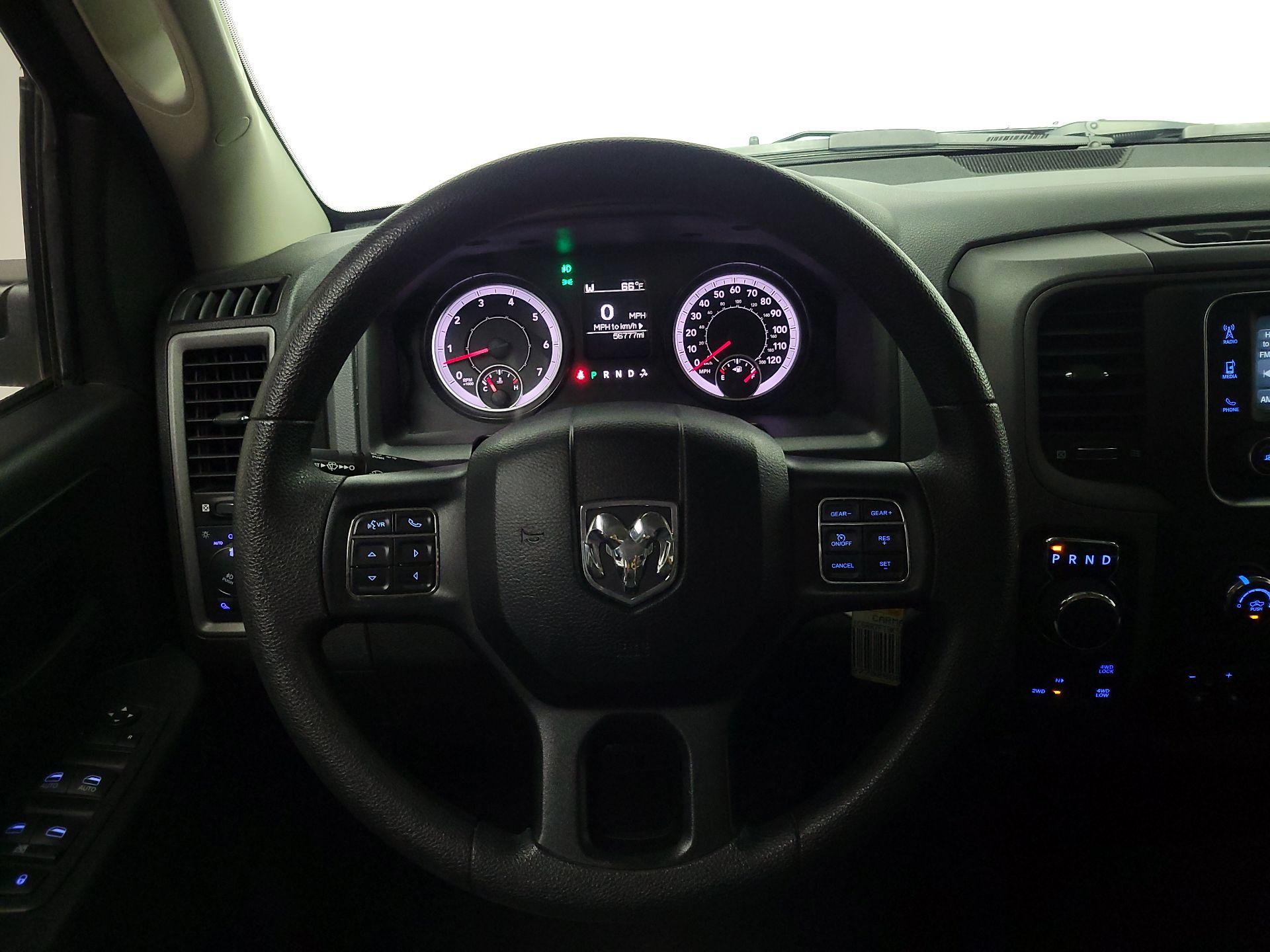 Thumbnail: 2019 RAM 1500 Classic - 10