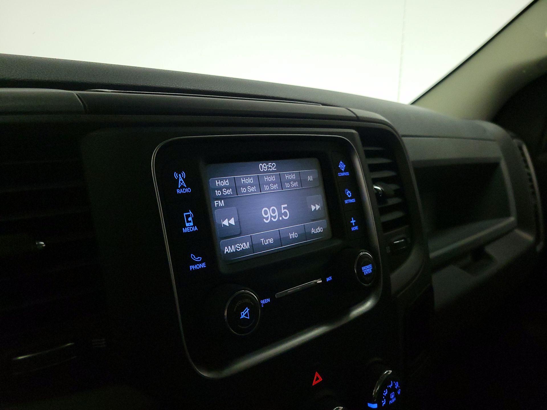 Thumbnail: 2019 RAM 1500 Classic - 15