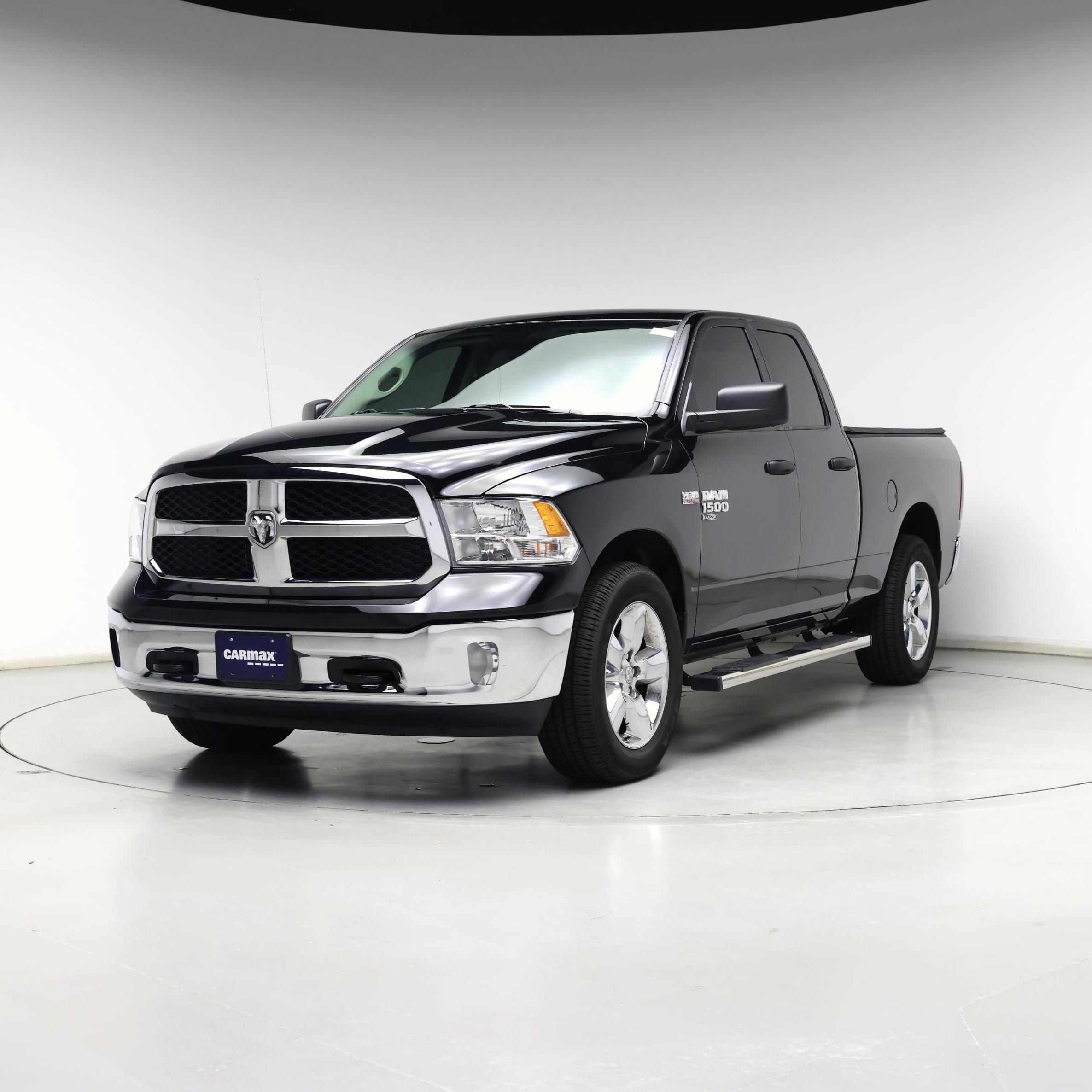 Thumbnail: 2019 RAM 1500 Classic - 4
