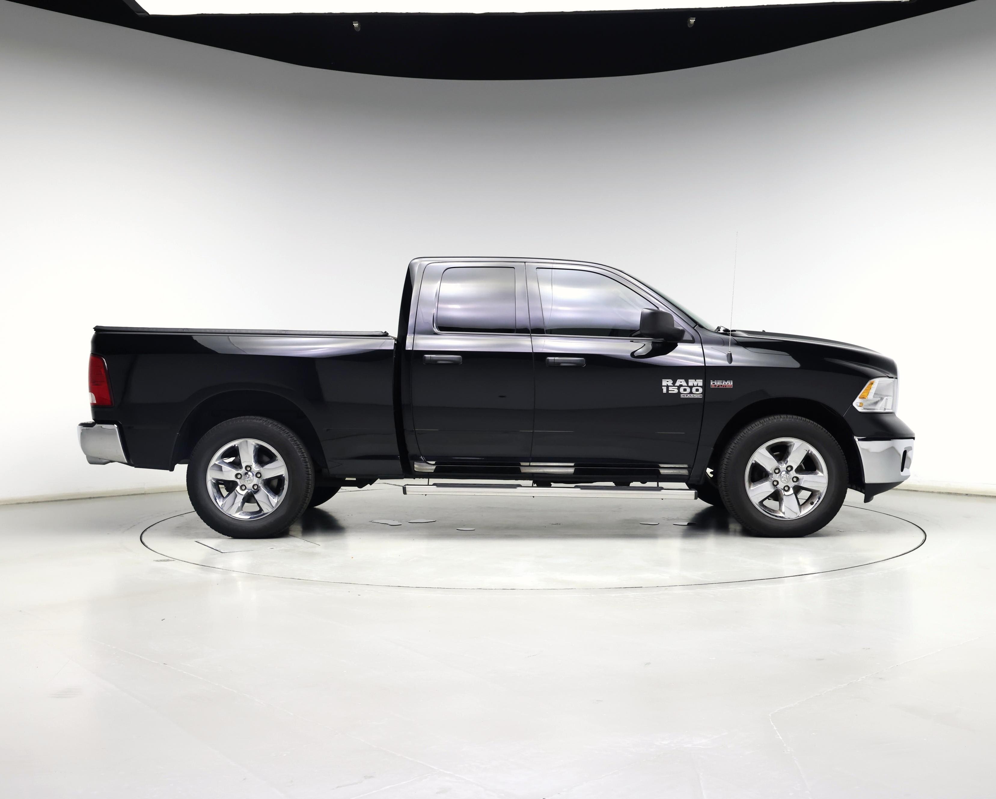 Thumbnail: 2019 RAM 1500 Classic - 7