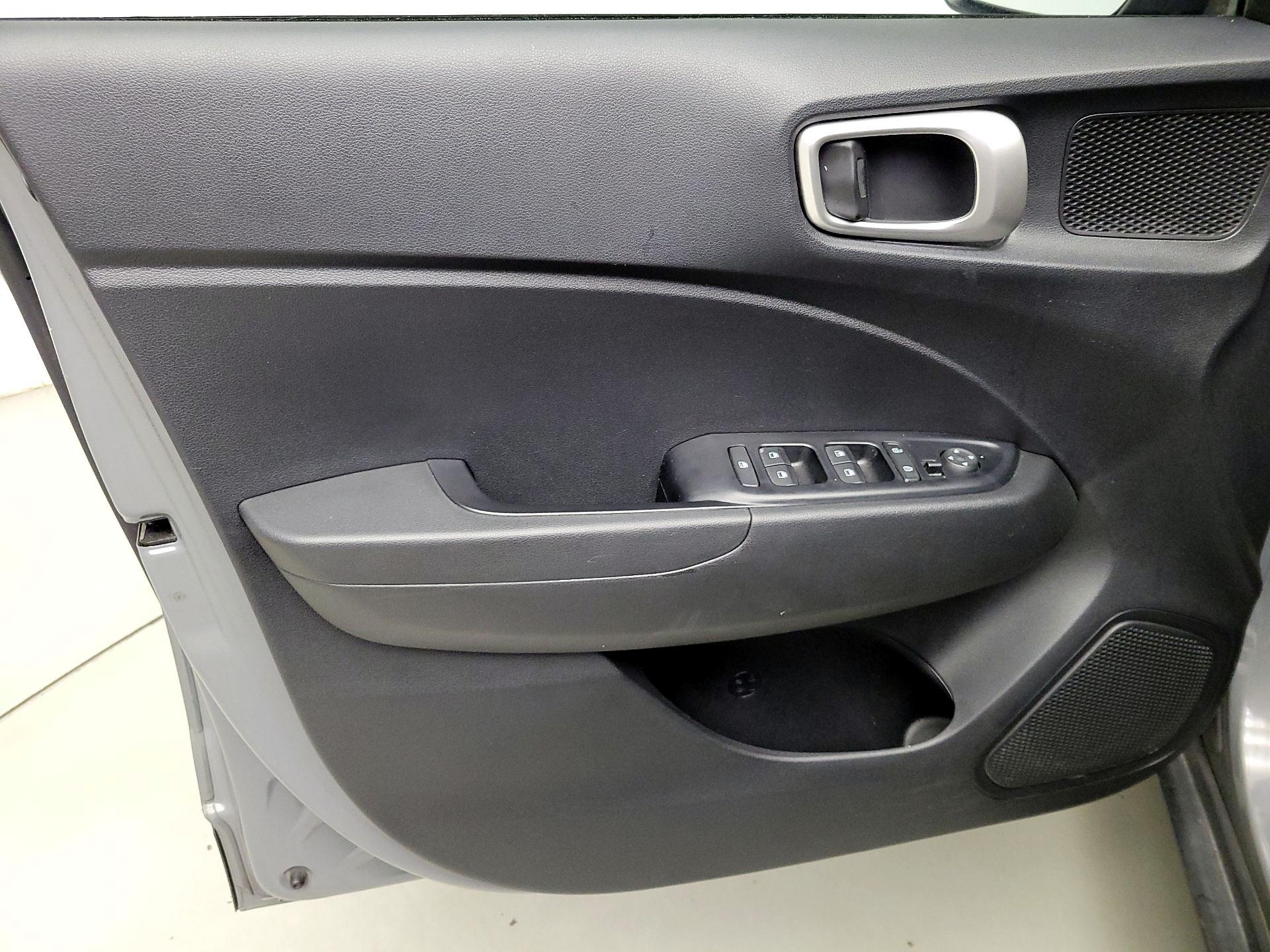 Thumbnail: 2020 Hyundai Venue - 12