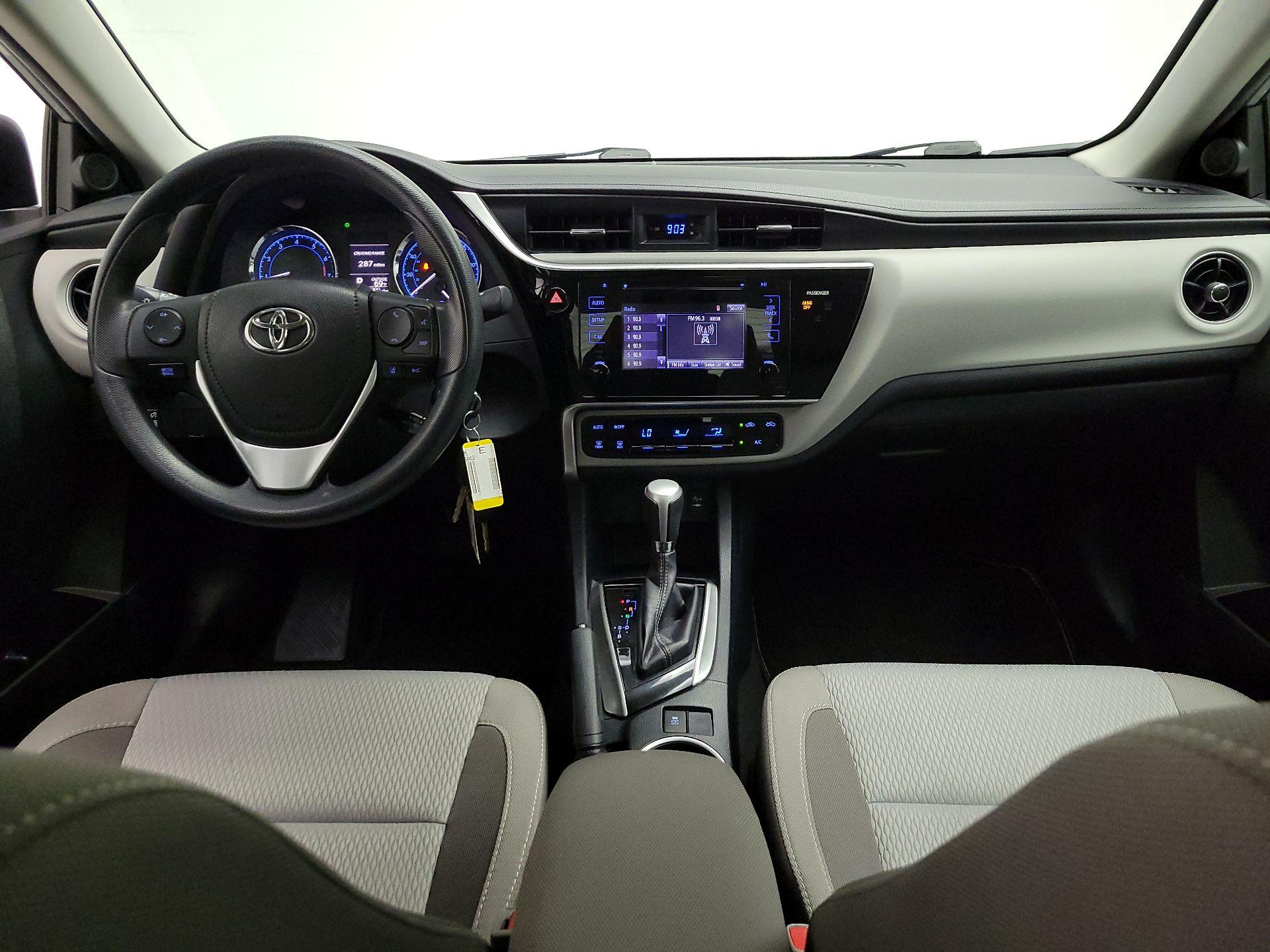 Thumbnail: 2017 Toyota Corolla - 9