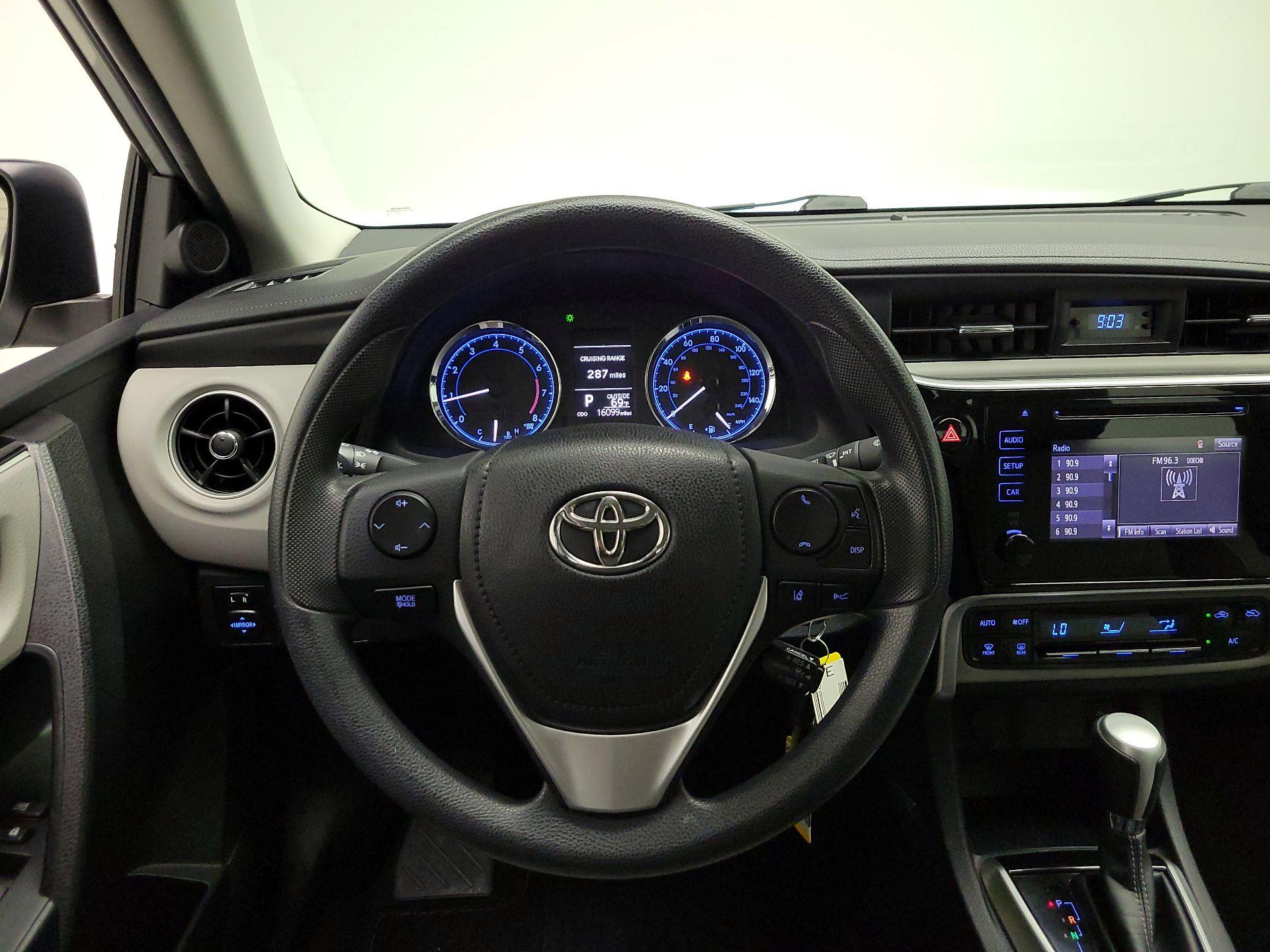Thumbnail: 2017 Toyota Corolla - 10