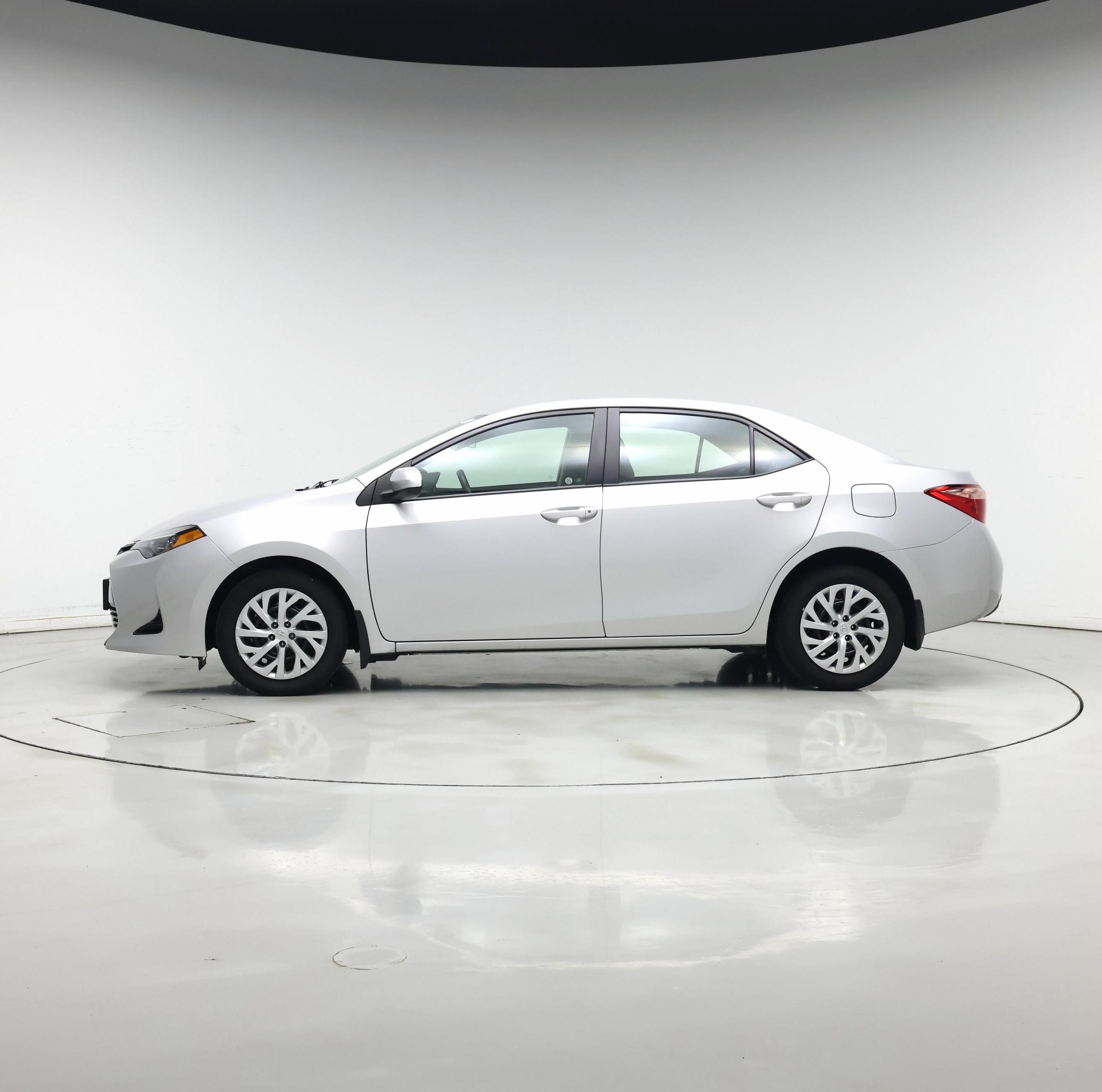 Thumbnail: 2017 Toyota Corolla - 3