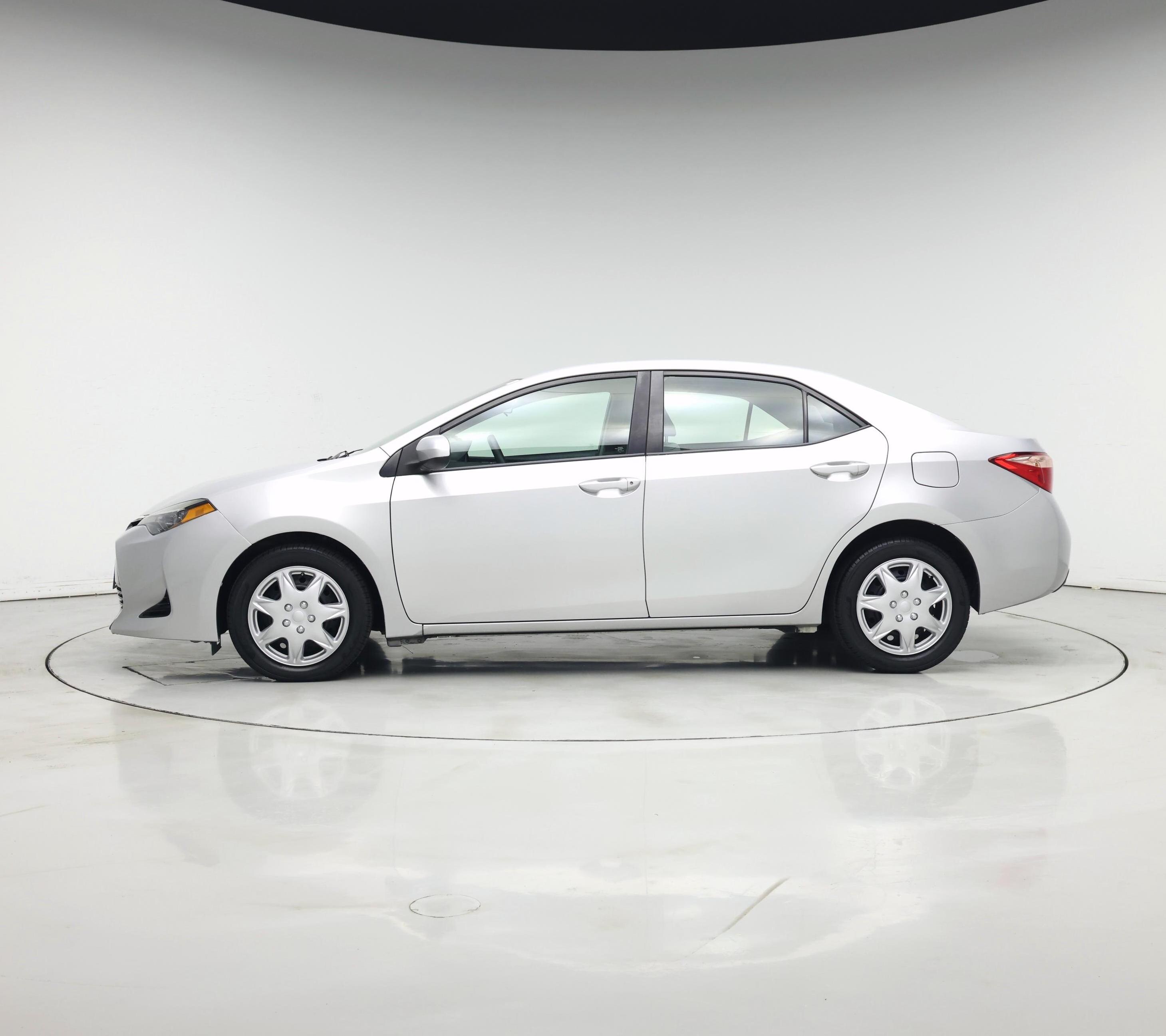 Thumbnail: 2017 Toyota Corolla - 3