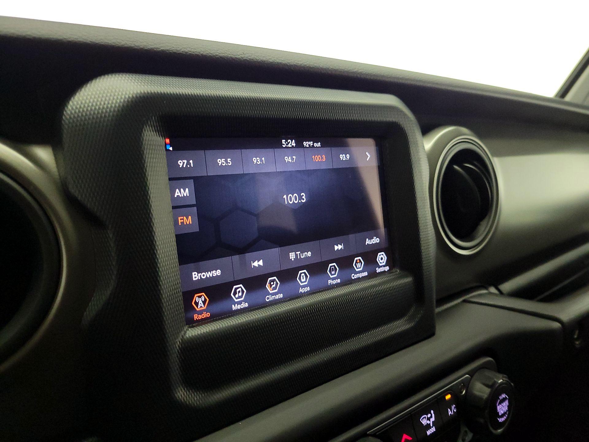 Thumbnail: 2022 Jeep Wrangler - 15