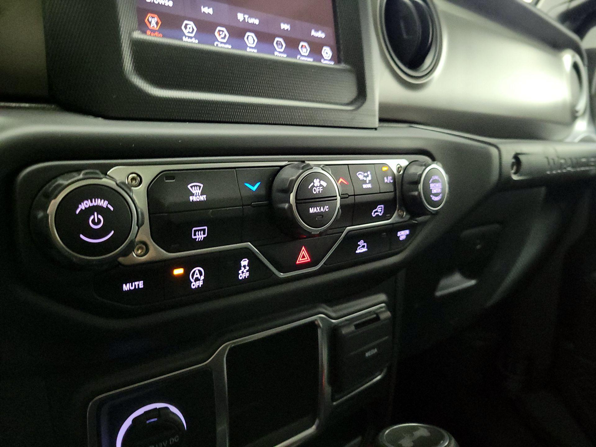 Thumbnail: 2022 Jeep Wrangler - 16