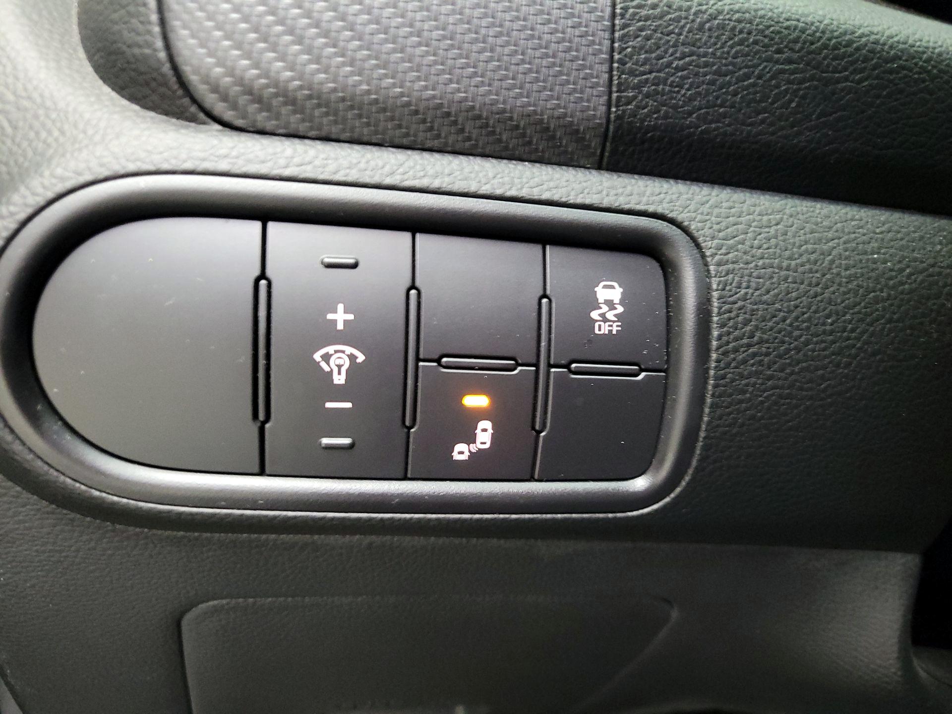 Thumbnail: 2018 Kia Forte - 13