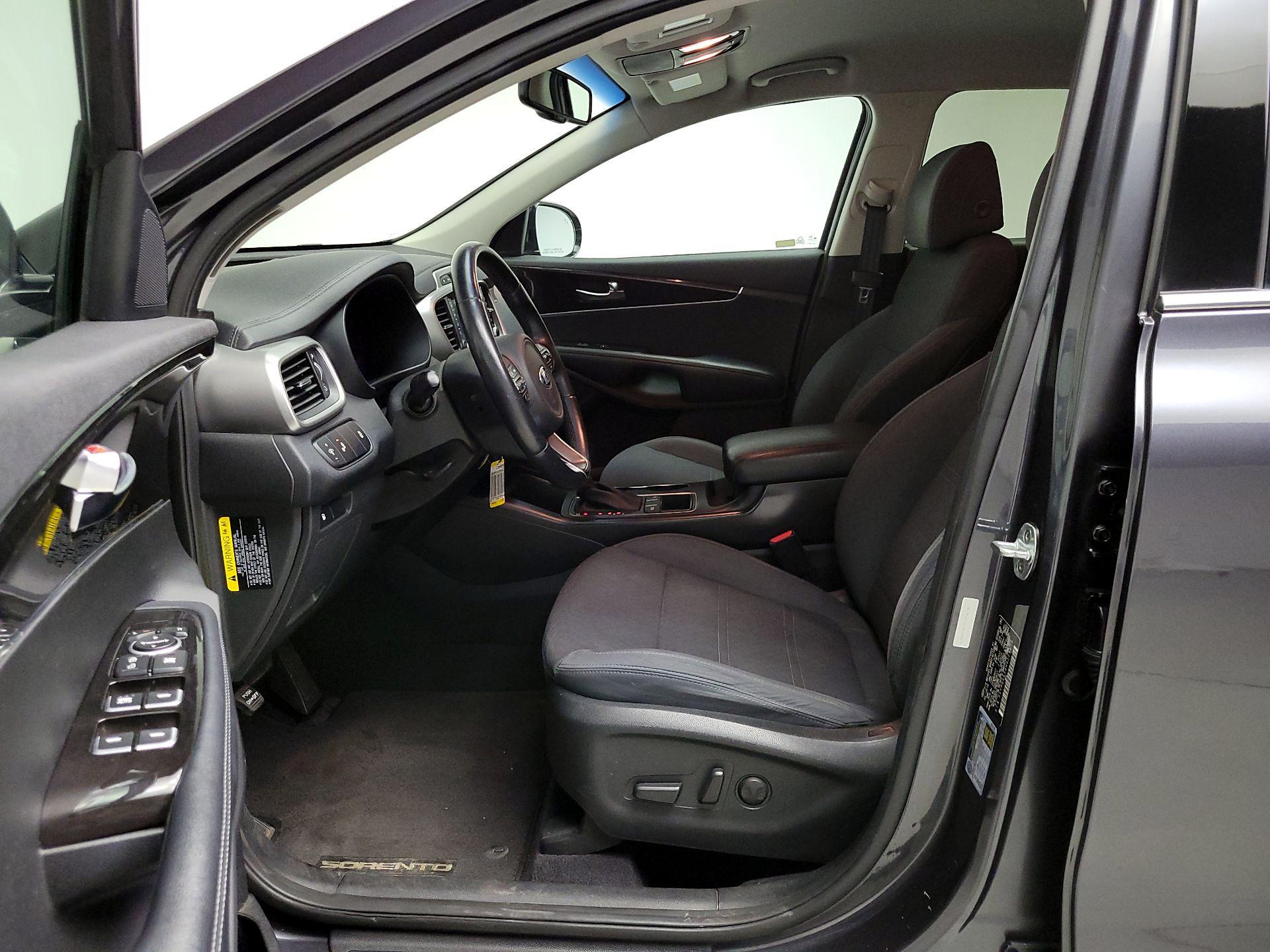 Thumbnail: 2017 Kia Sorento - 11