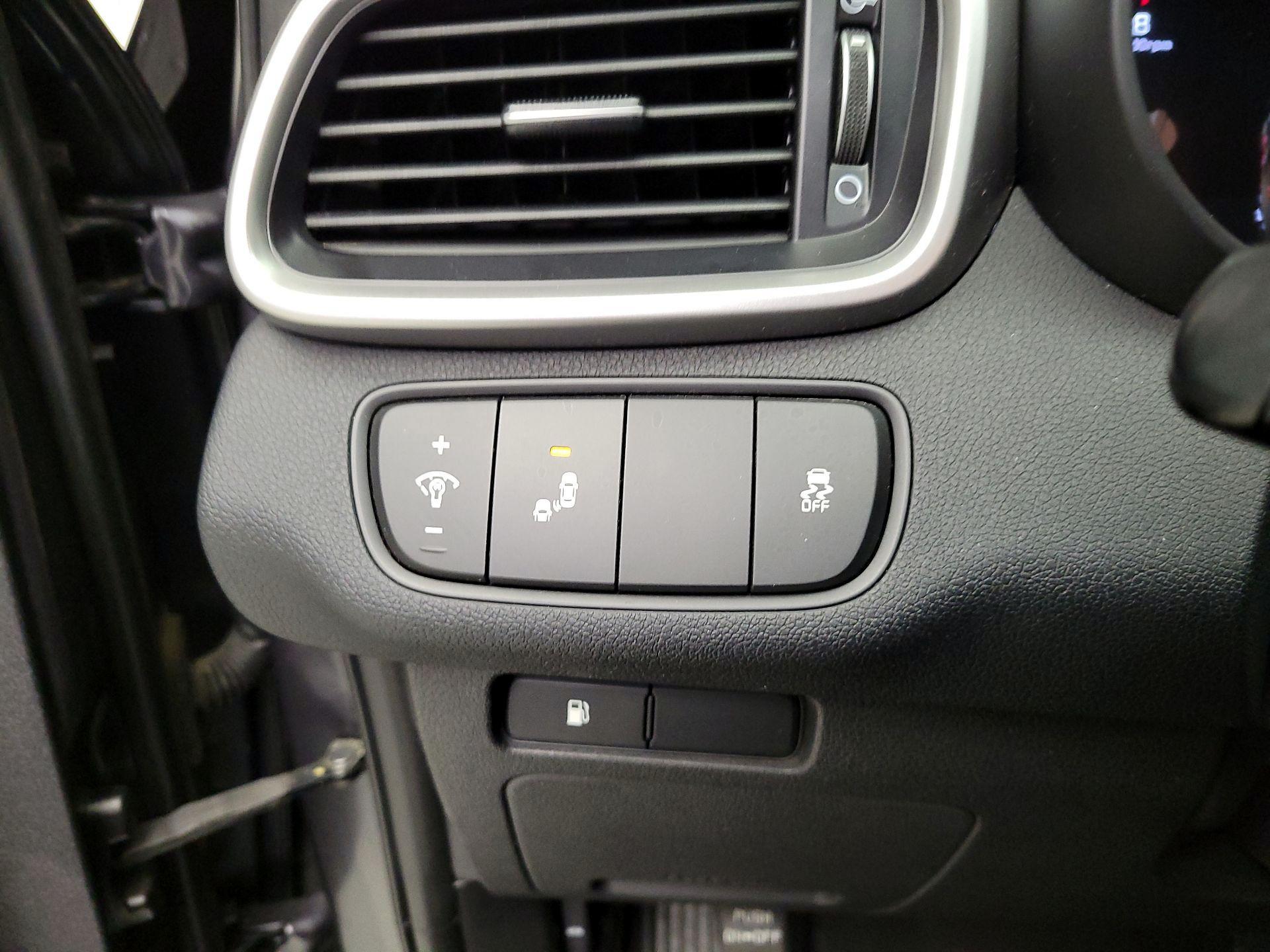 Thumbnail: 2017 Kia Sorento - 13