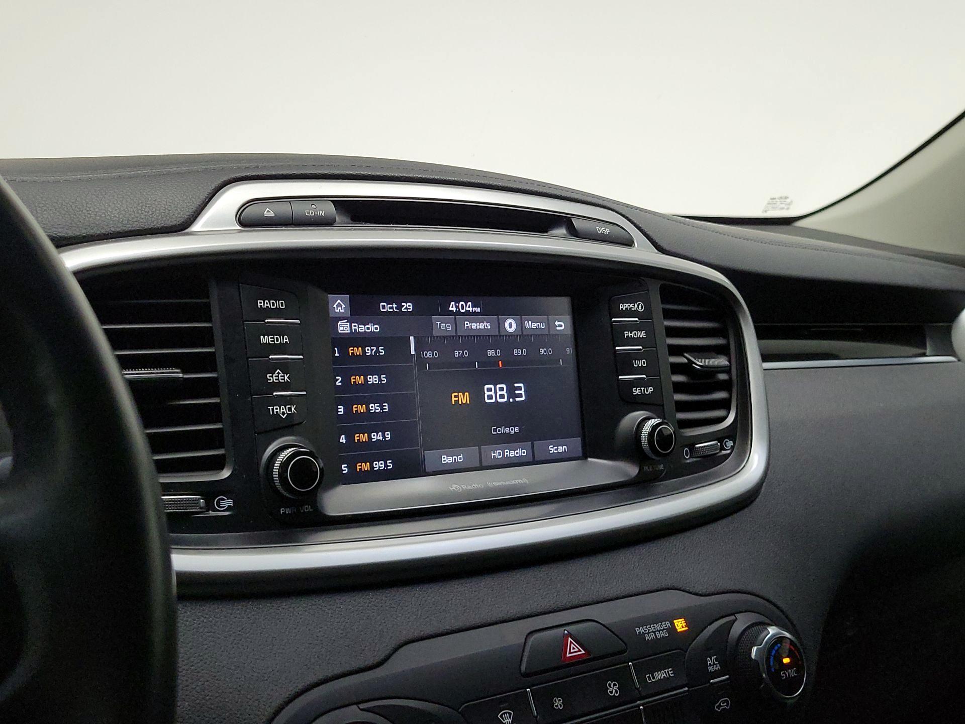 Thumbnail: 2017 Kia Sorento - 15