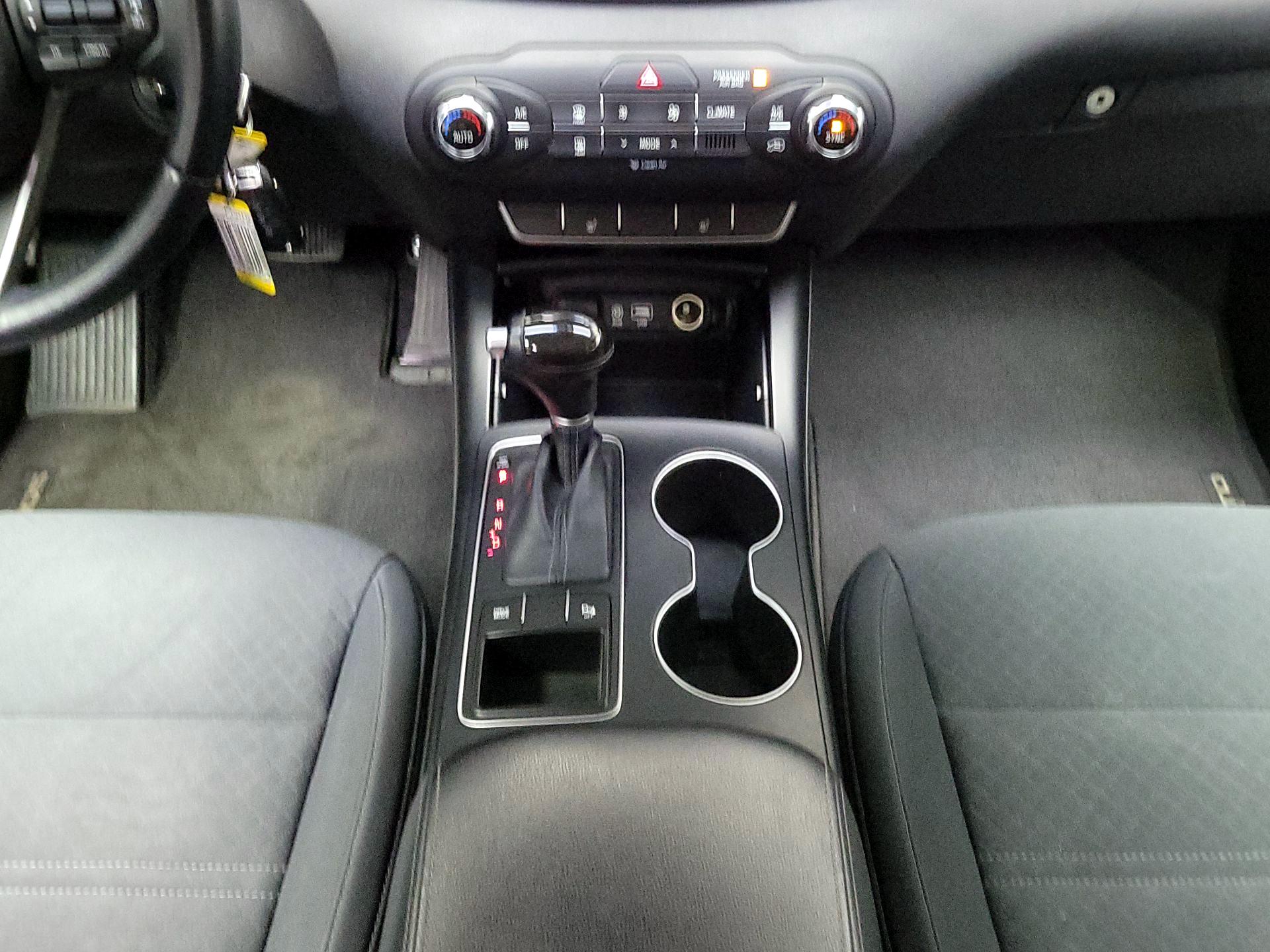 Thumbnail: 2017 Kia Sorento - 17