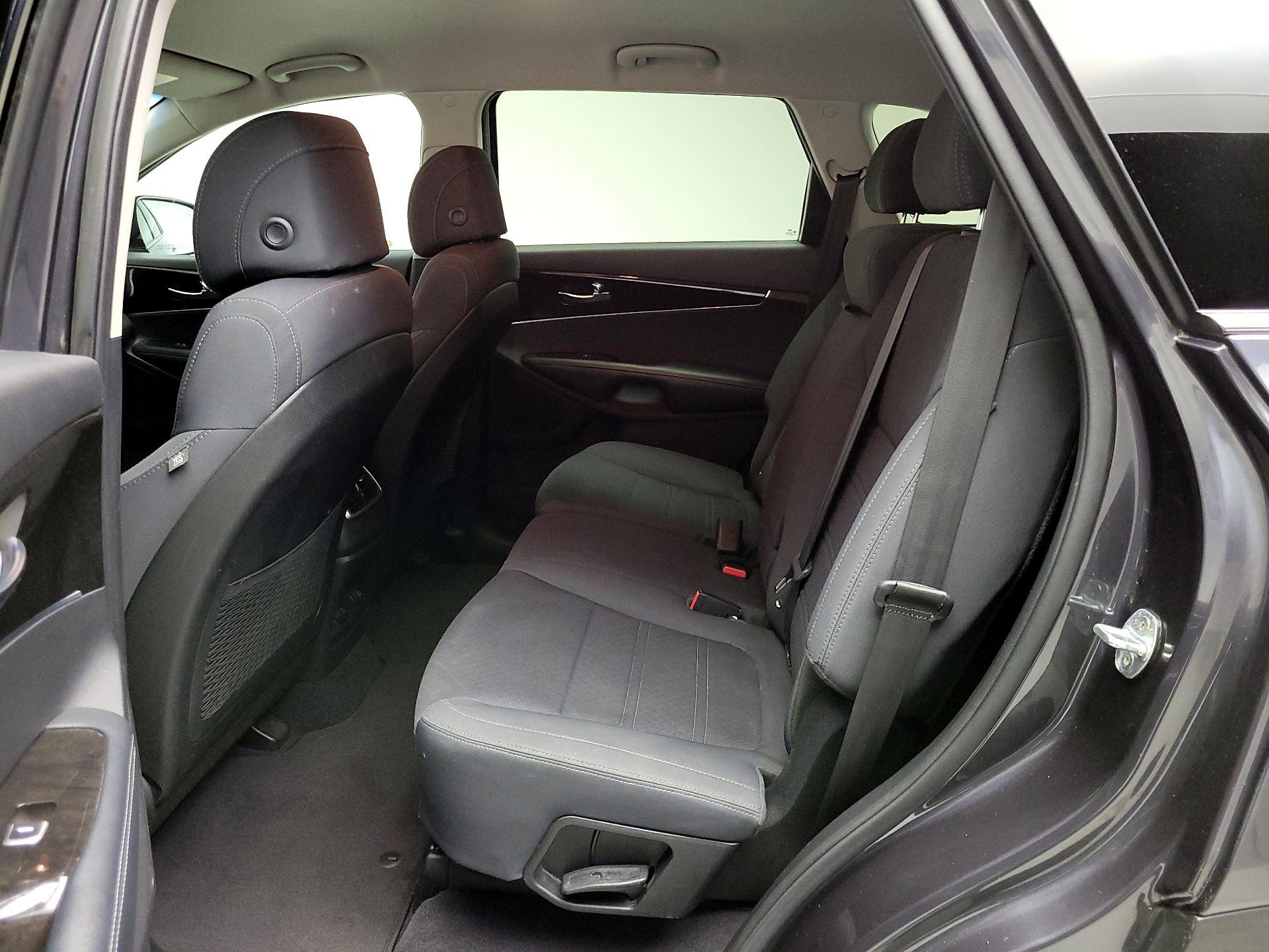 Thumbnail: 2017 Kia Sorento - 19