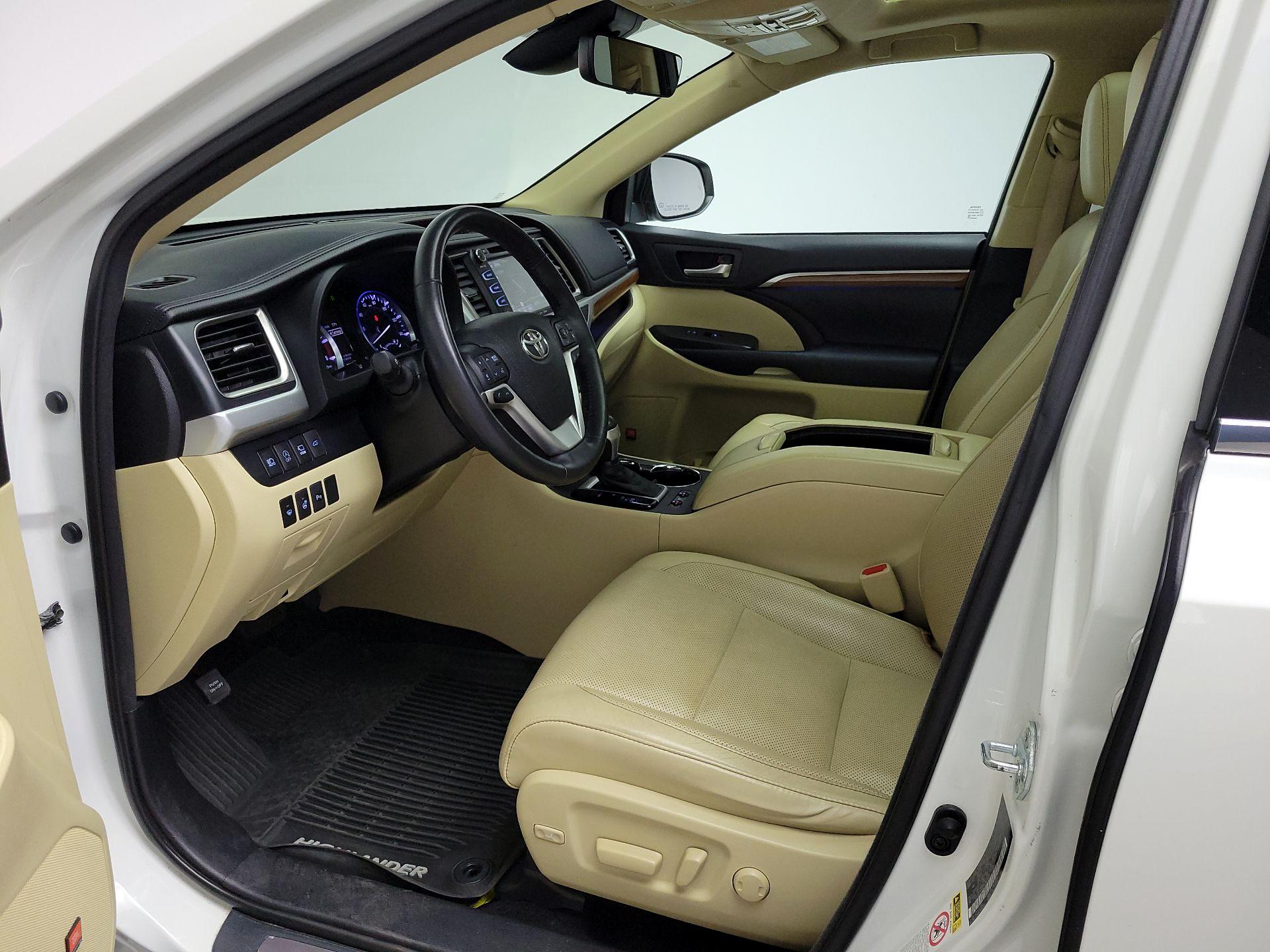 Thumbnail: 2017 Toyota Highlander - 11