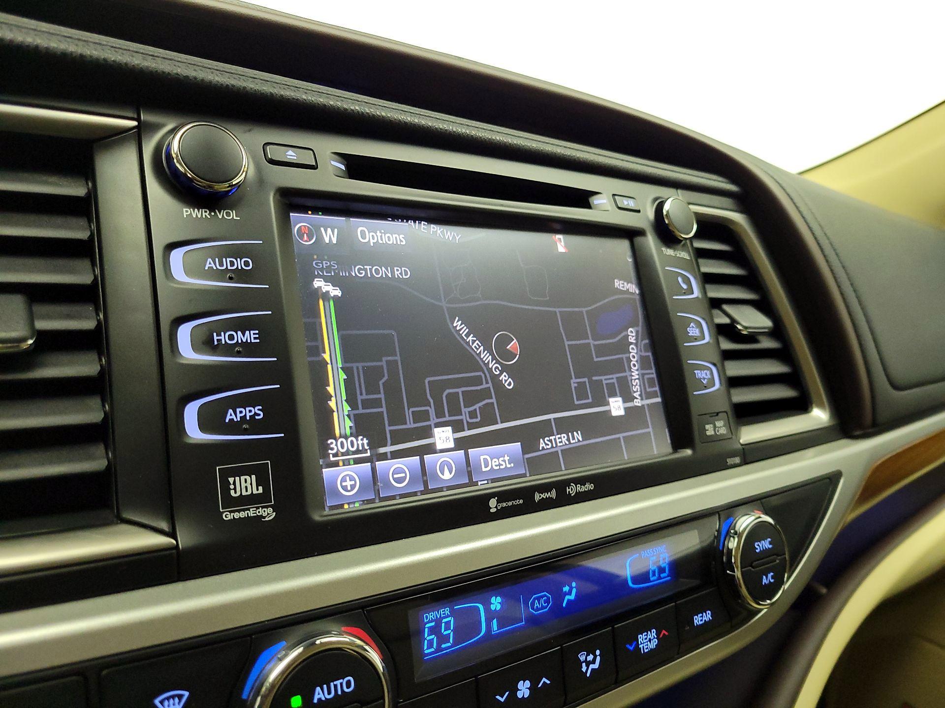 Thumbnail: 2017 Toyota Highlander - 14