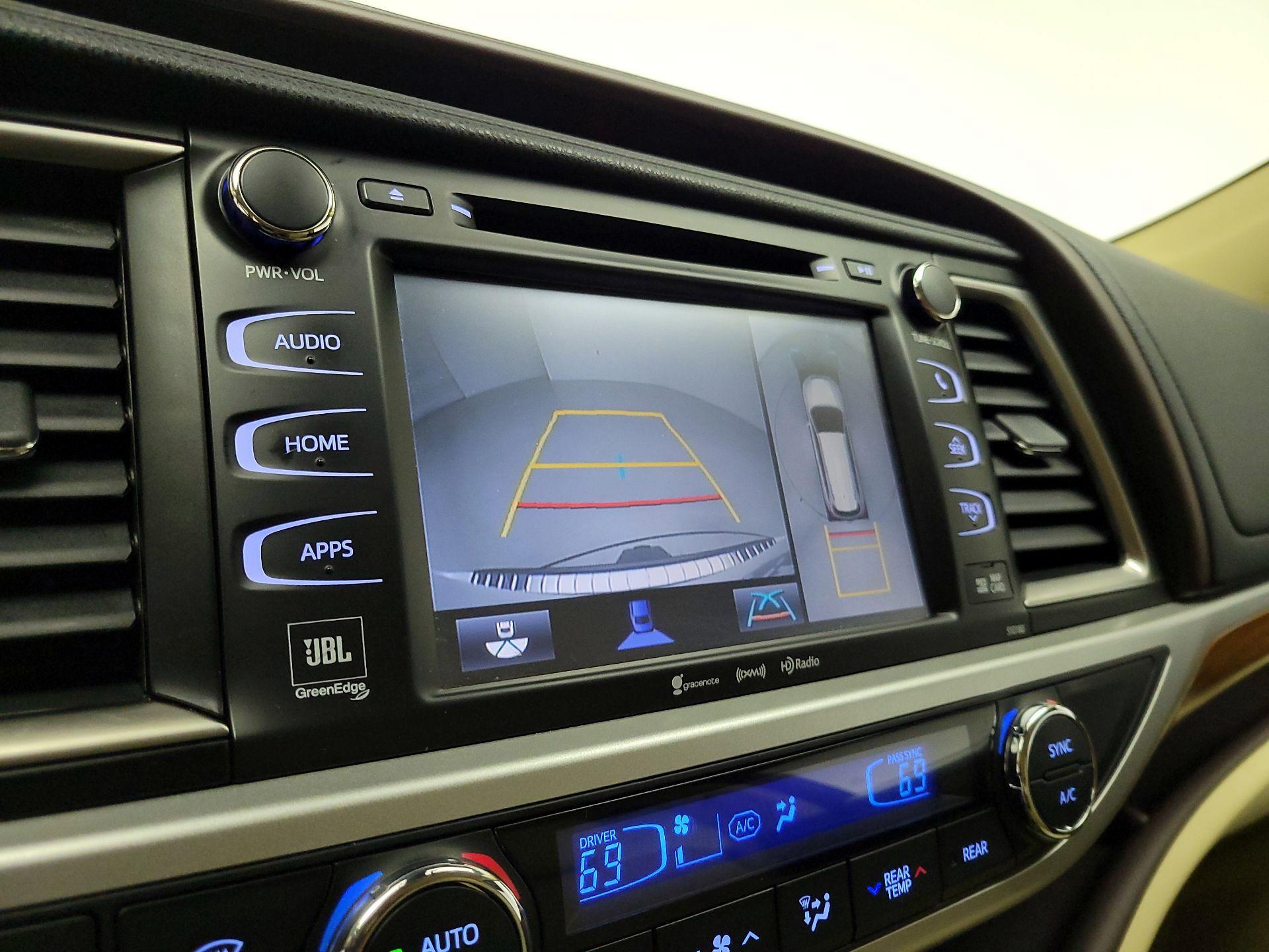 Thumbnail: 2017 Toyota Highlander - 15