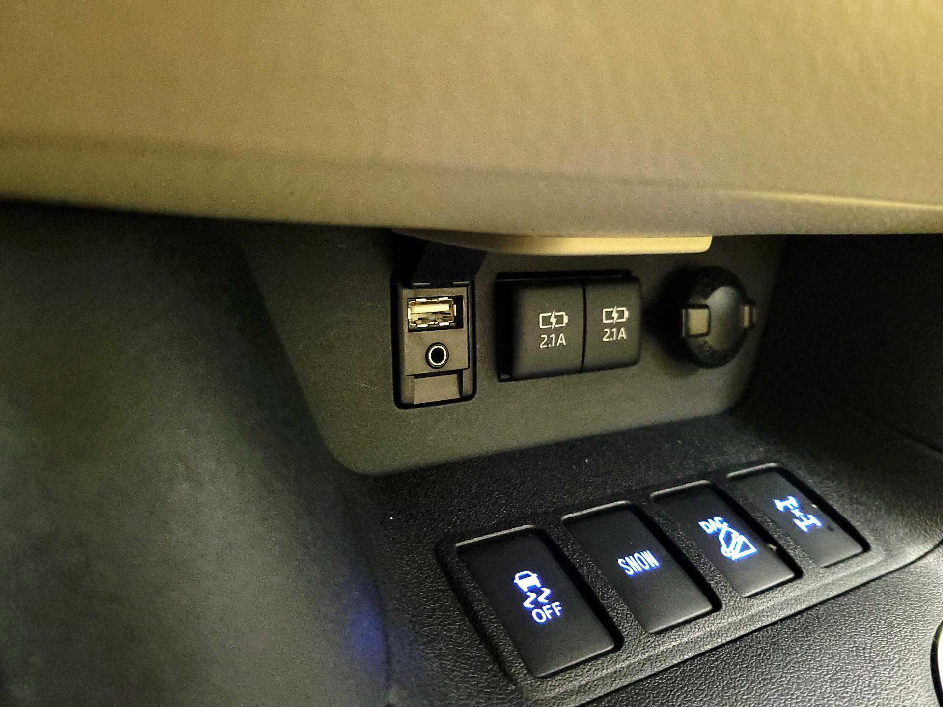 Thumbnail: 2017 Toyota Highlander - 19