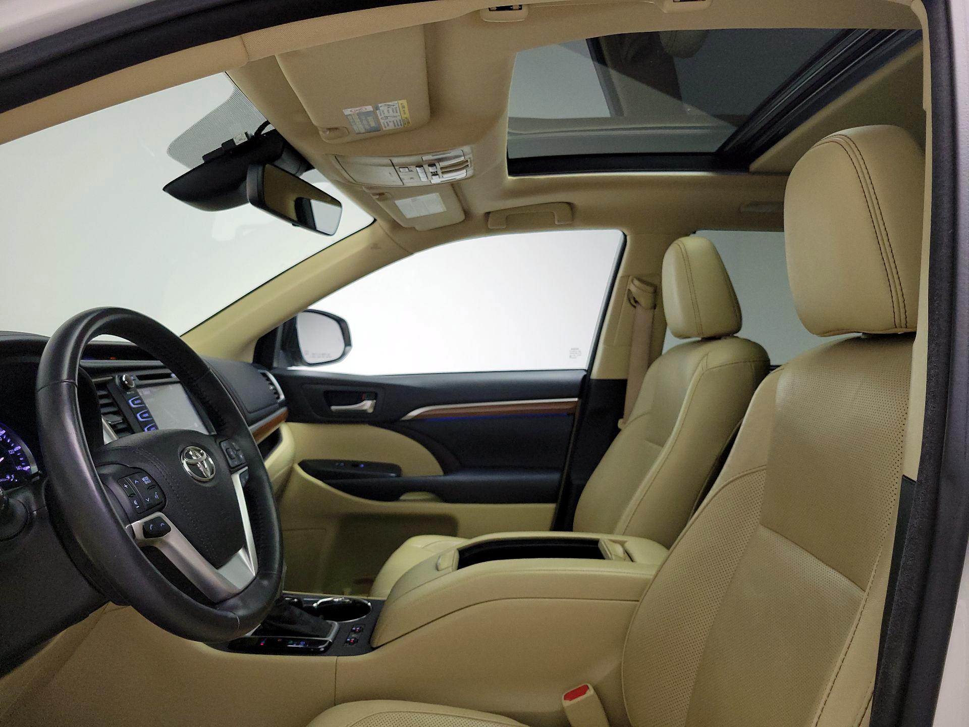 Thumbnail: 2017 Toyota Highlander - 20