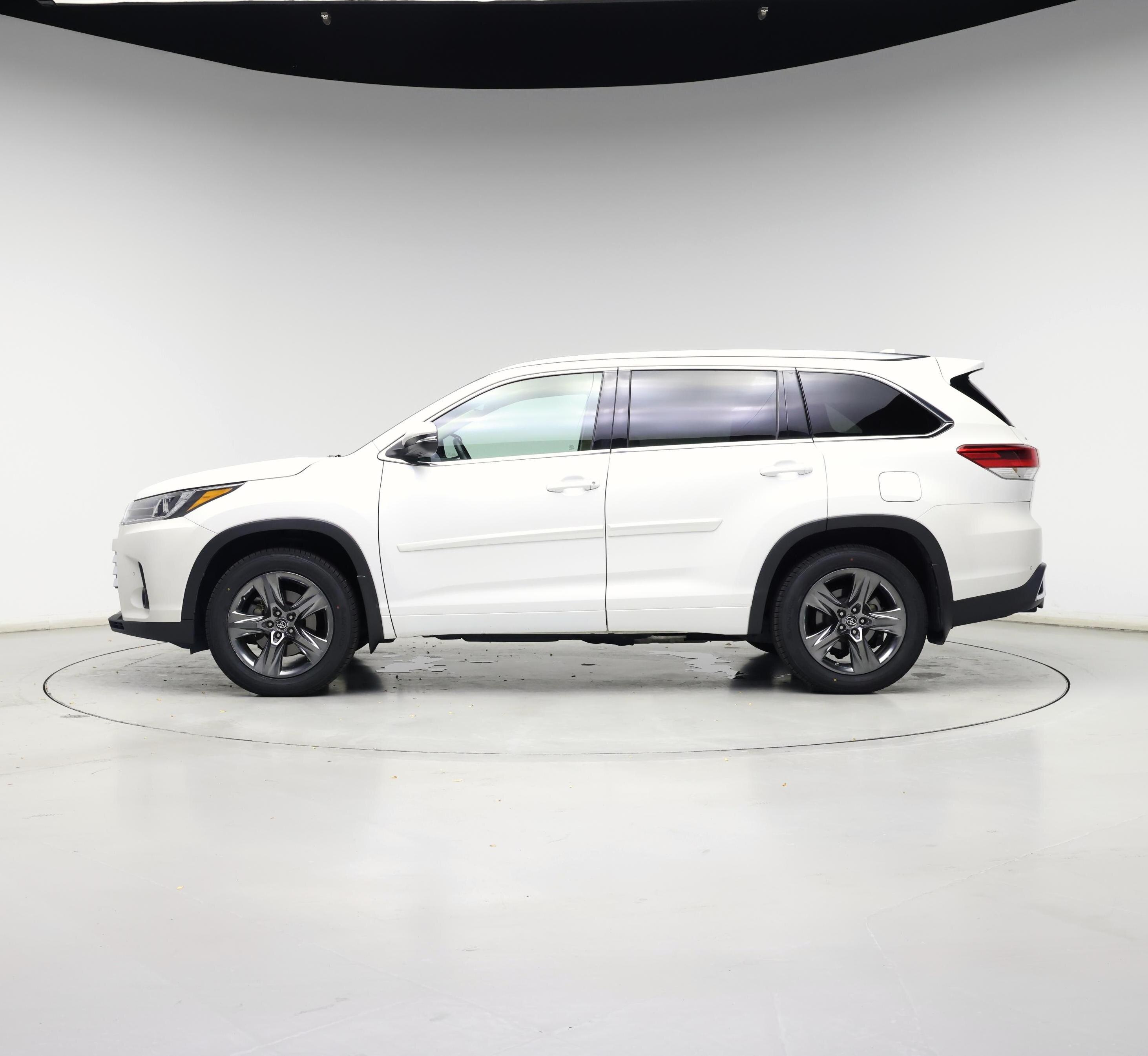 Thumbnail: 2017 Toyota Highlander - 3