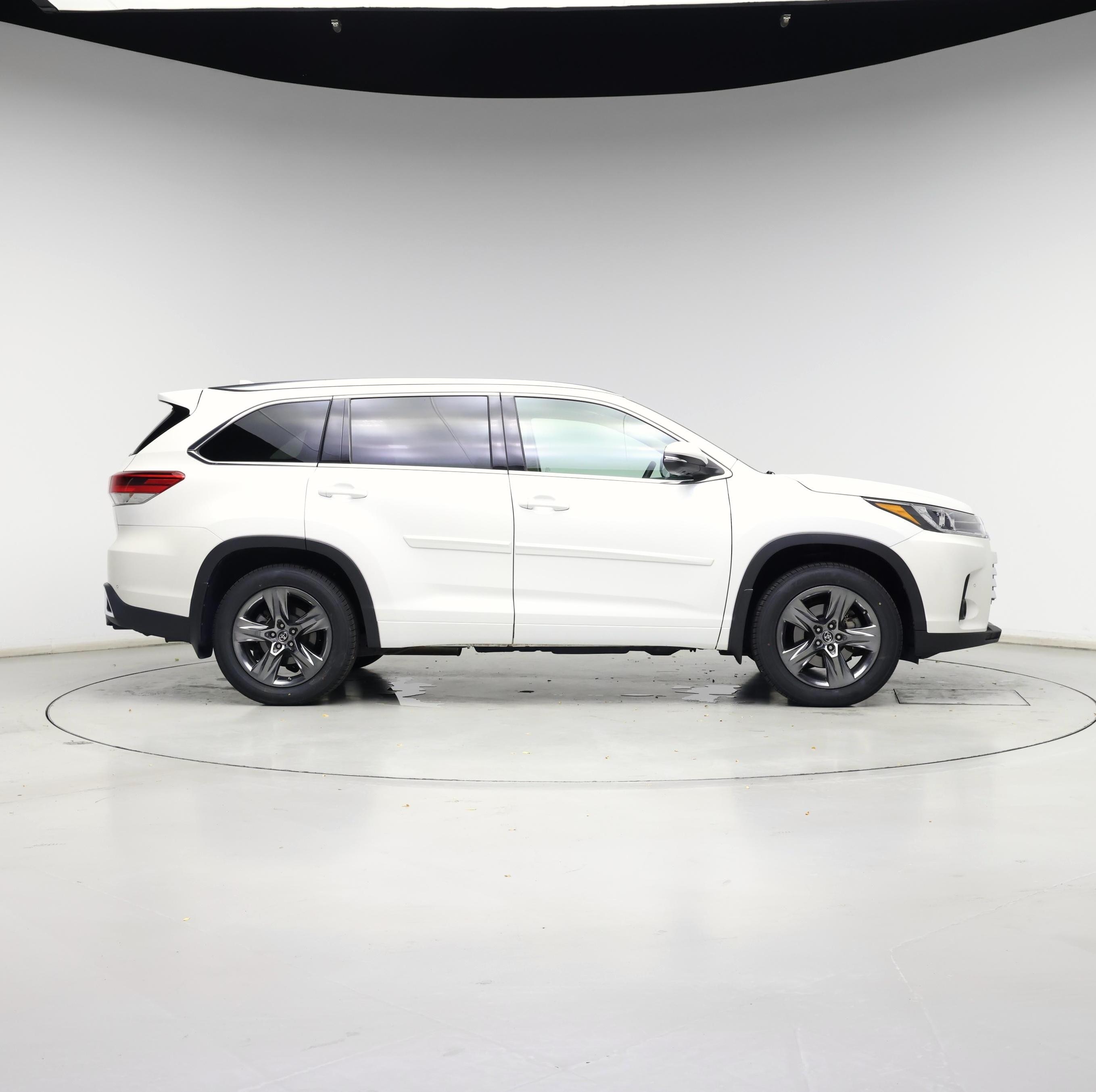 Thumbnail: 2017 Toyota Highlander - 7