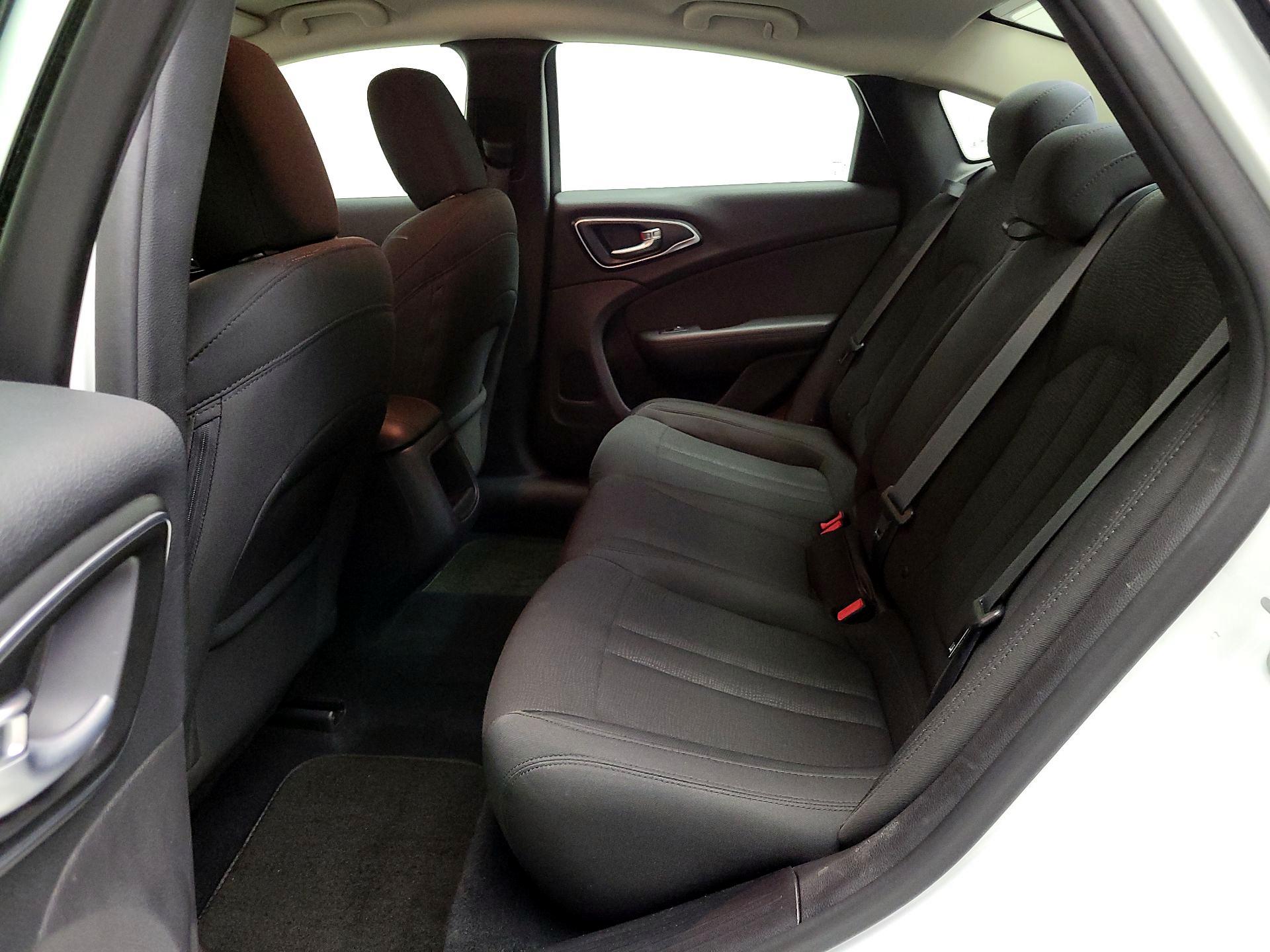 Thumbnail: 2016 Chrysler 200 - 19