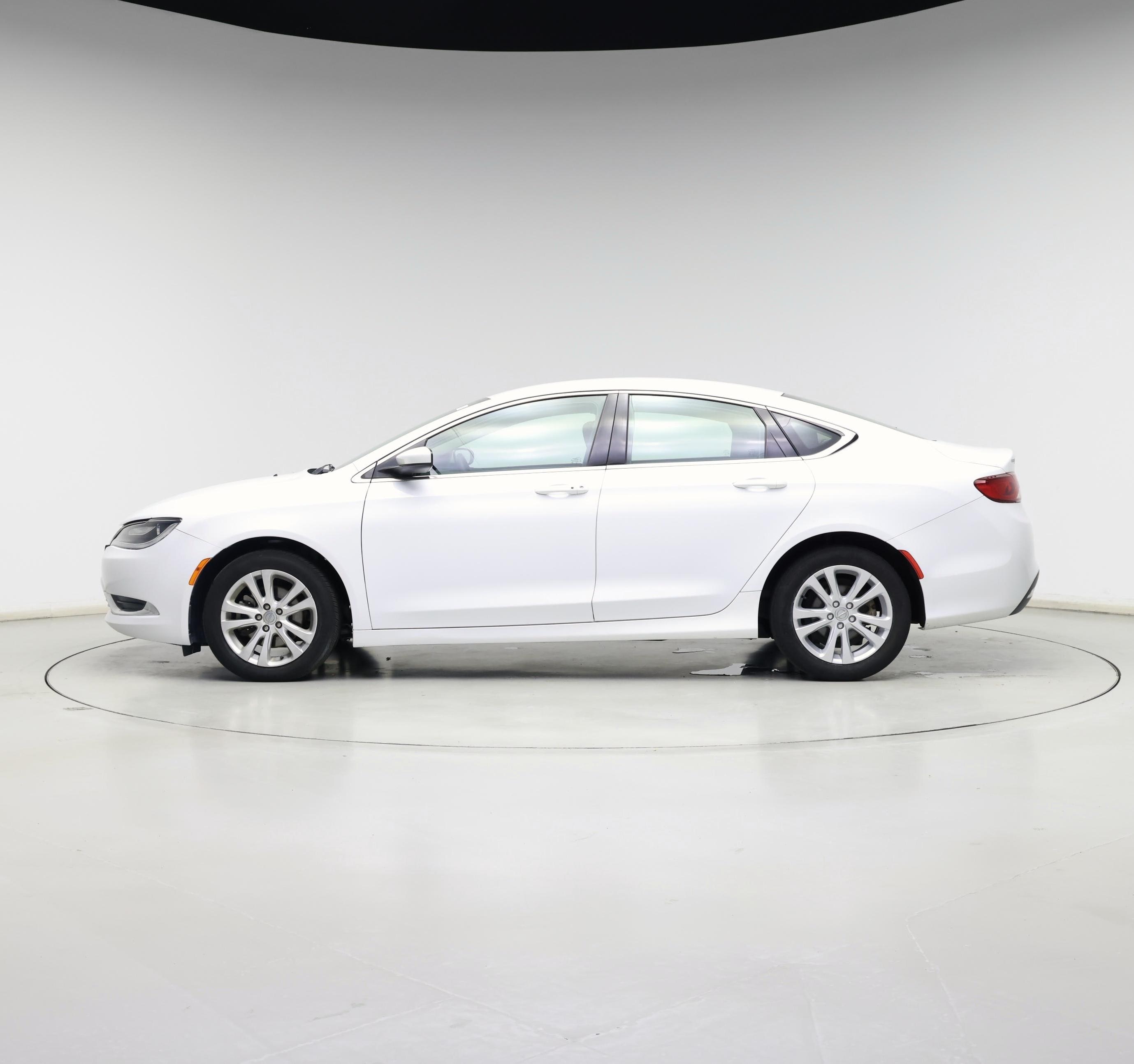 Thumbnail: 2016 Chrysler 200 - 3