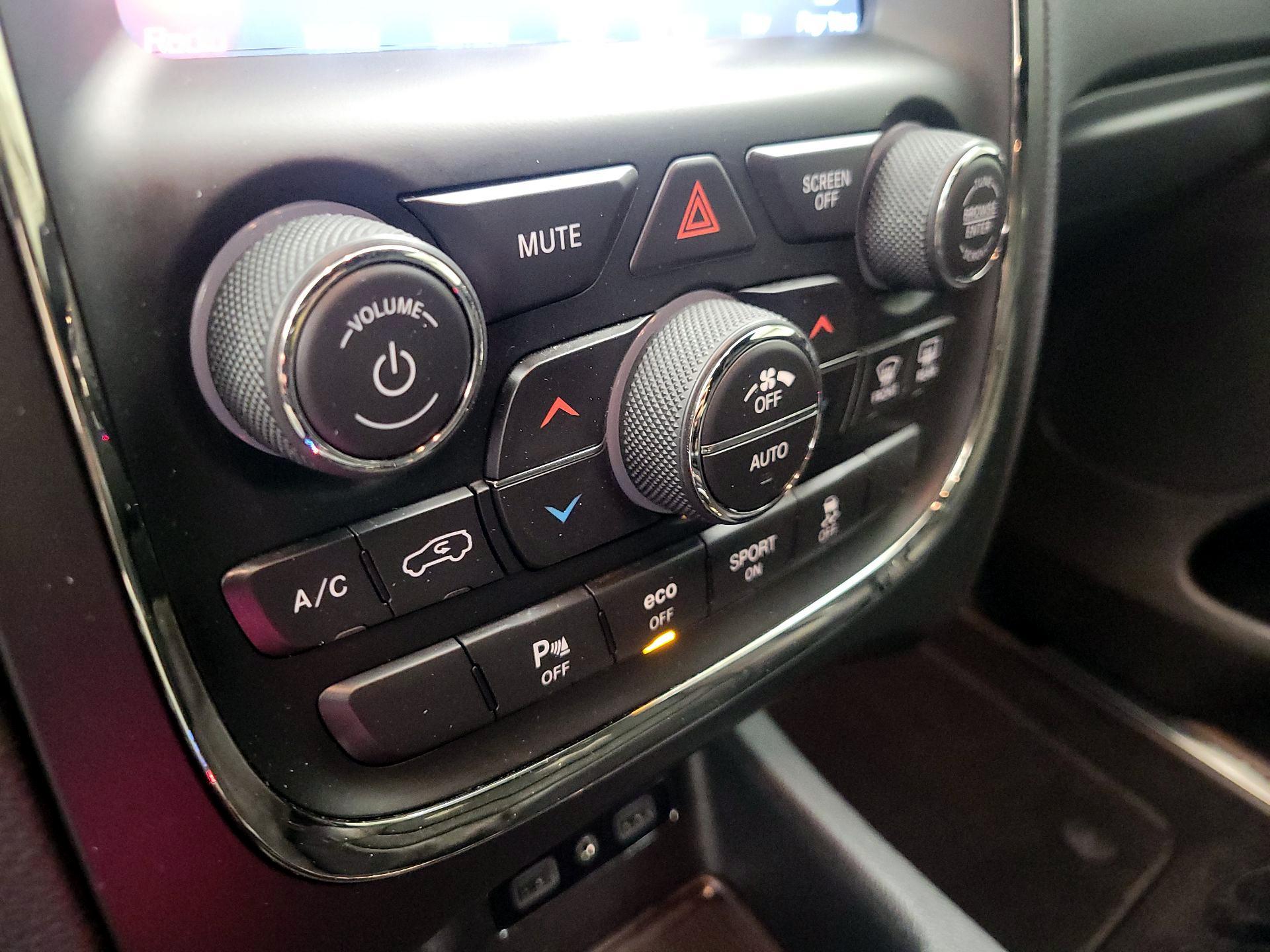 Thumbnail: 2019 Dodge Durango - 17