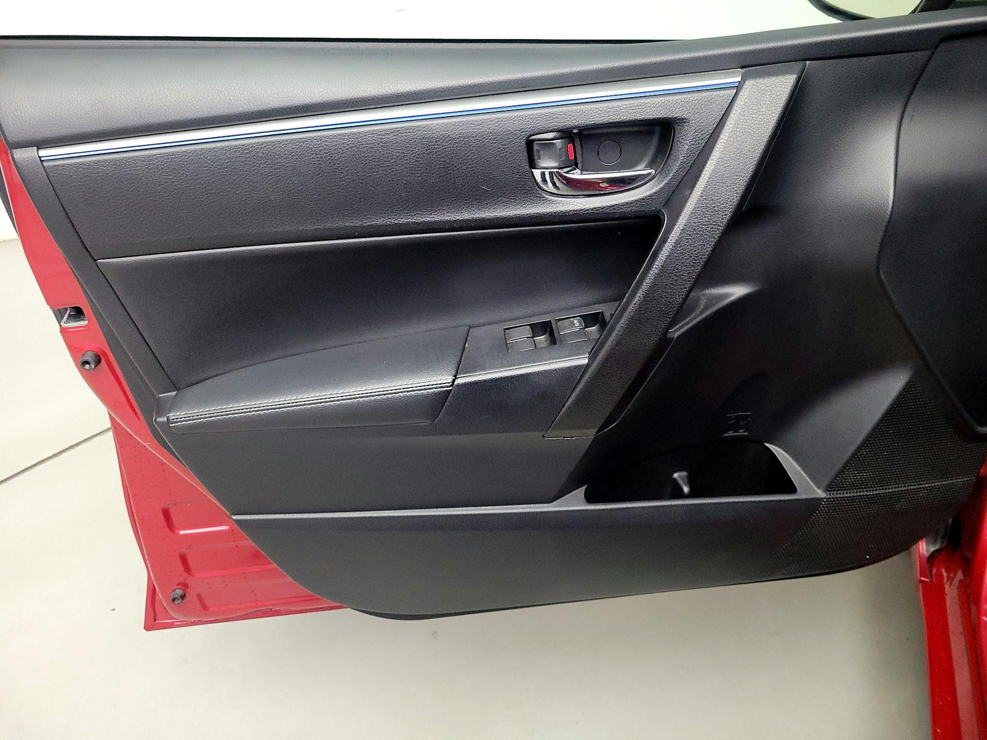 Thumbnail: 2014 Toyota Corolla - 12