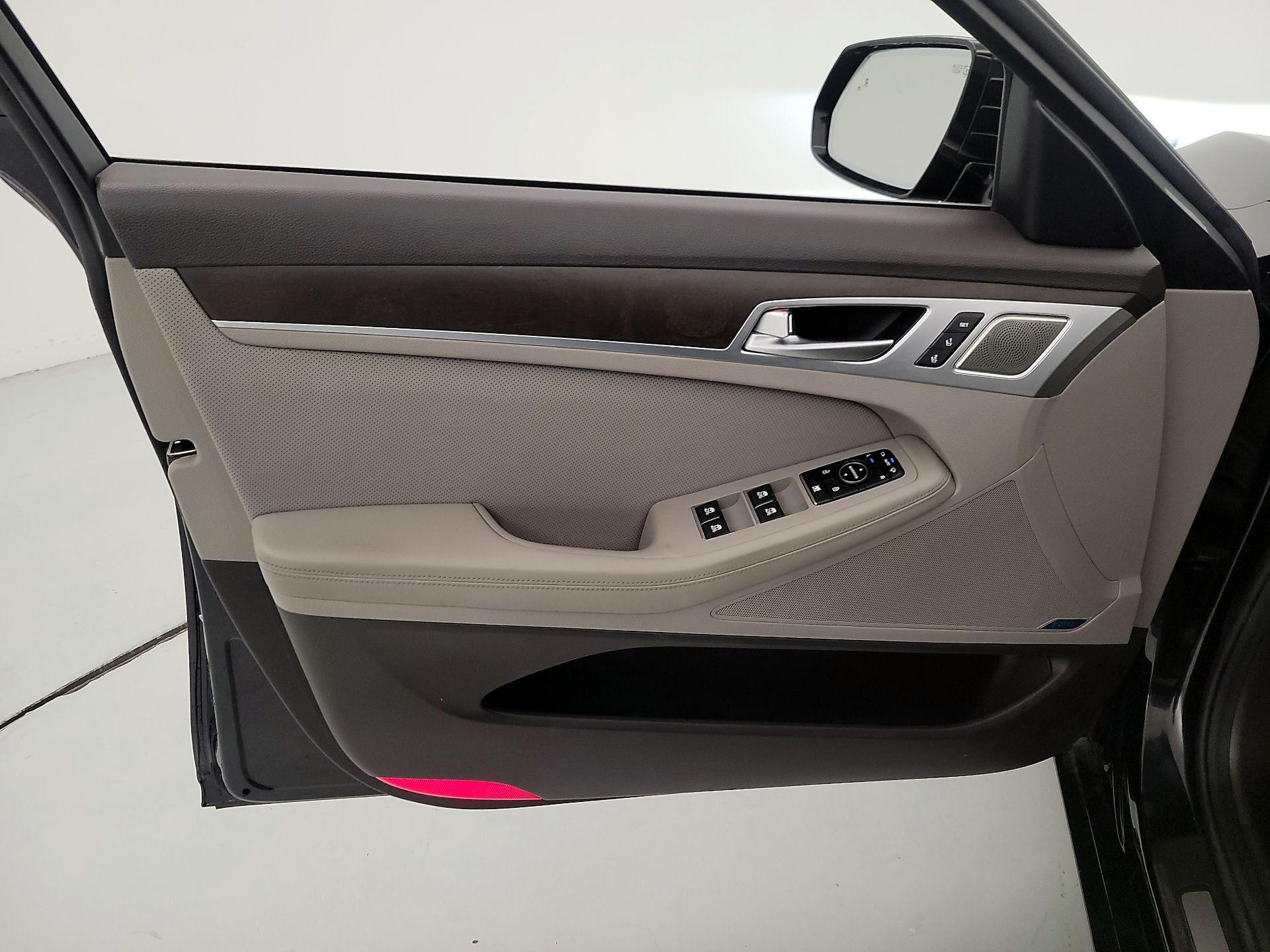 Thumbnail: 2020 Genesis G80 - 12