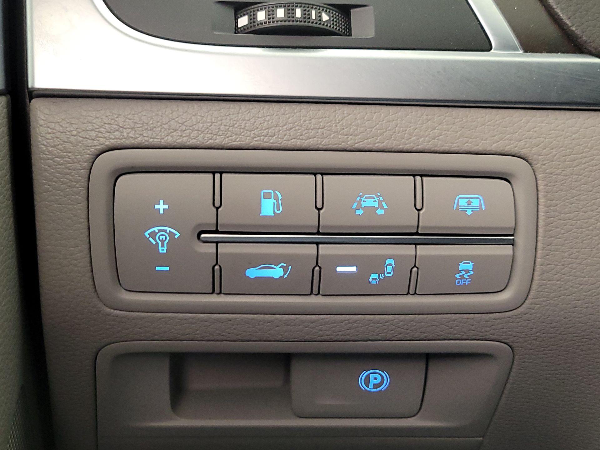 Thumbnail: 2020 Genesis G80 - 13