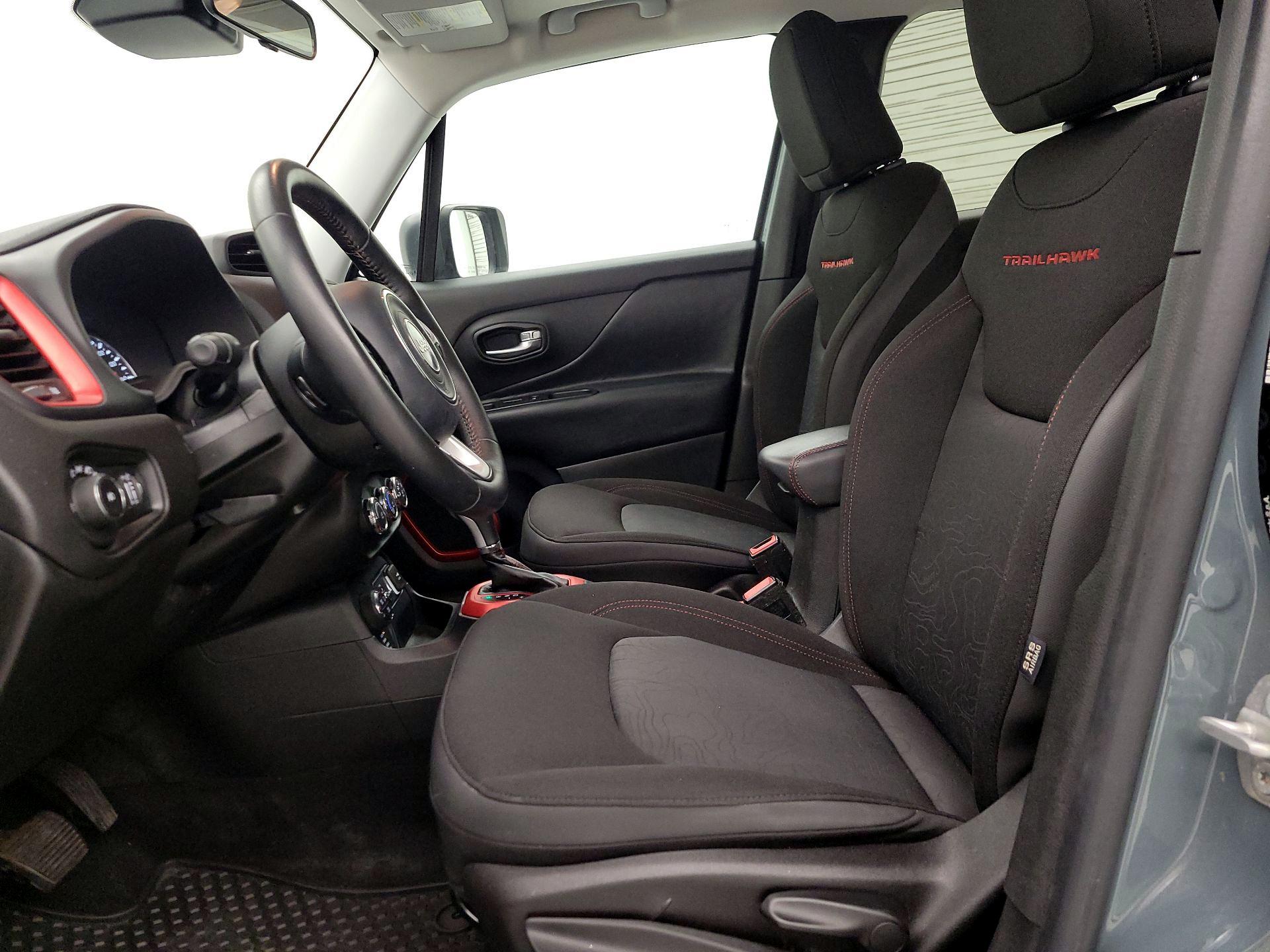 Thumbnail: 2016 Jeep Renegade - 11