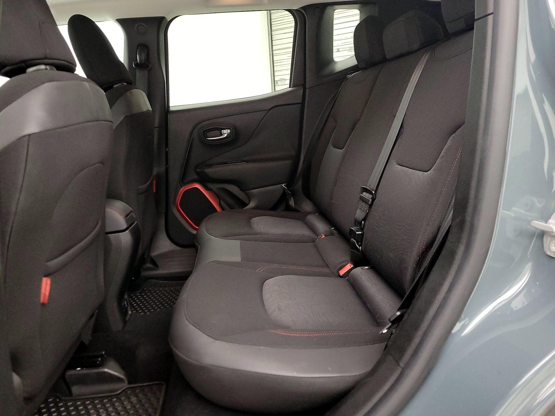 Thumbnail: 2016 Jeep Renegade - 20