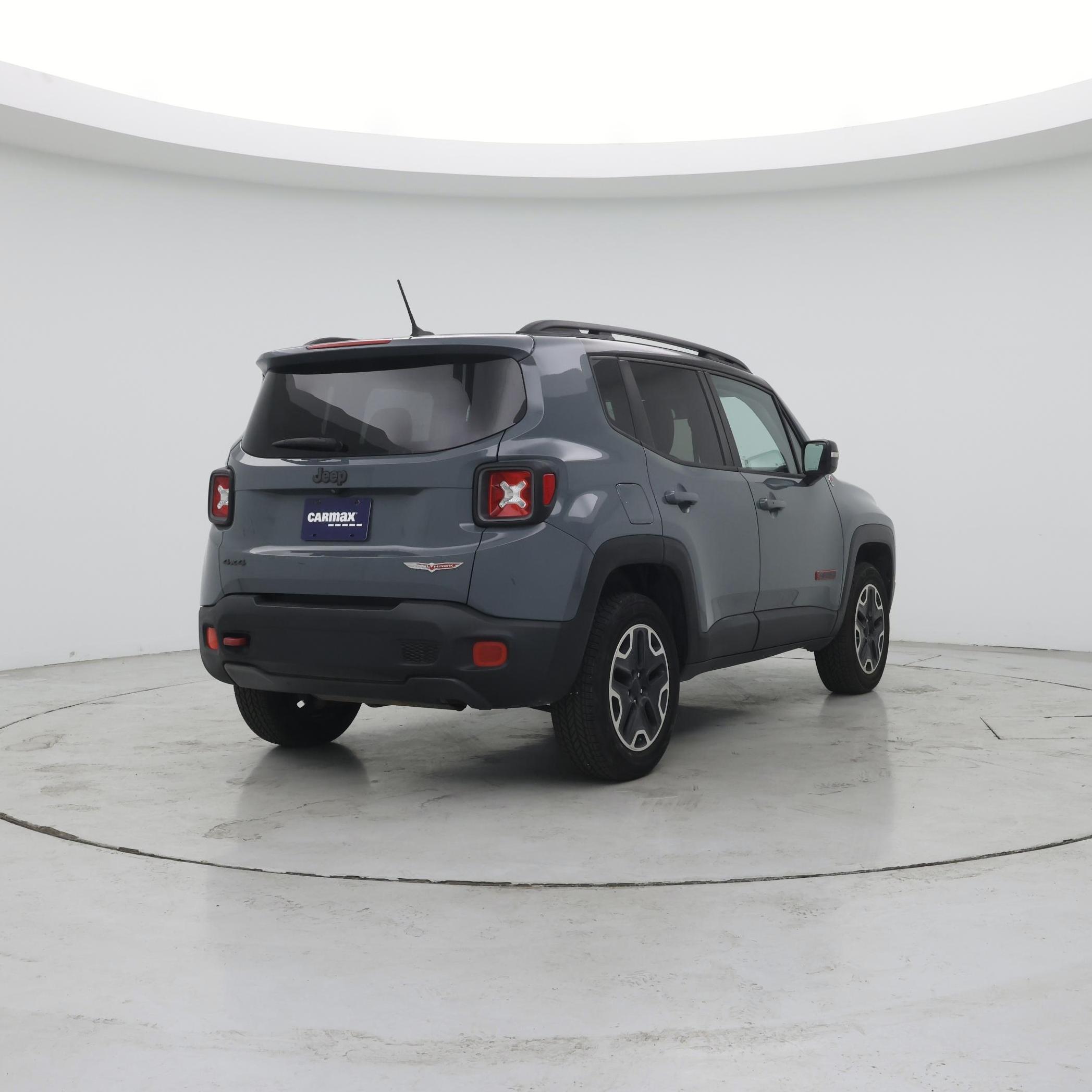 Thumbnail: 2016 Jeep Renegade - 8