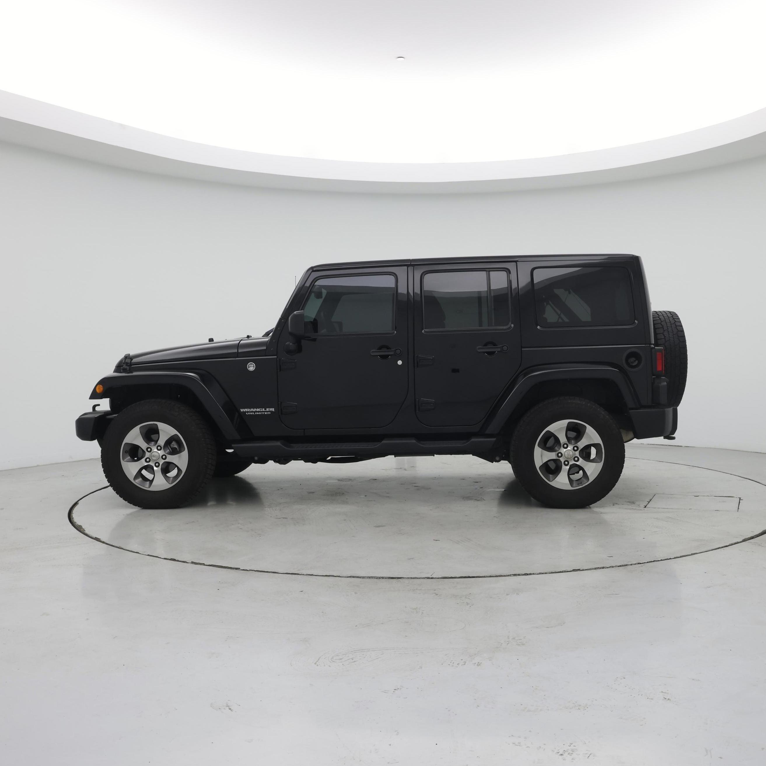 Thumbnail: 2017 Jeep Wrangler - 3