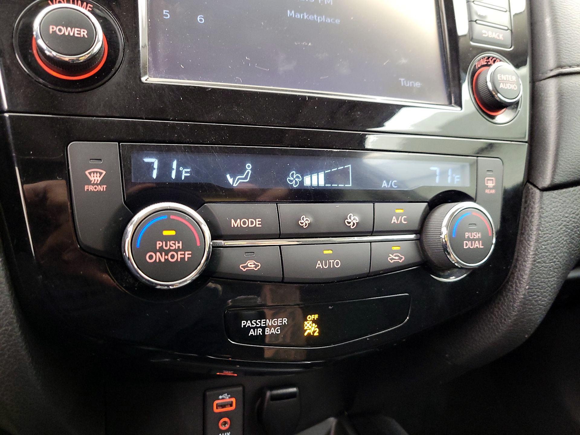 Thumbnail: 2017 Nissan Rogue - 17