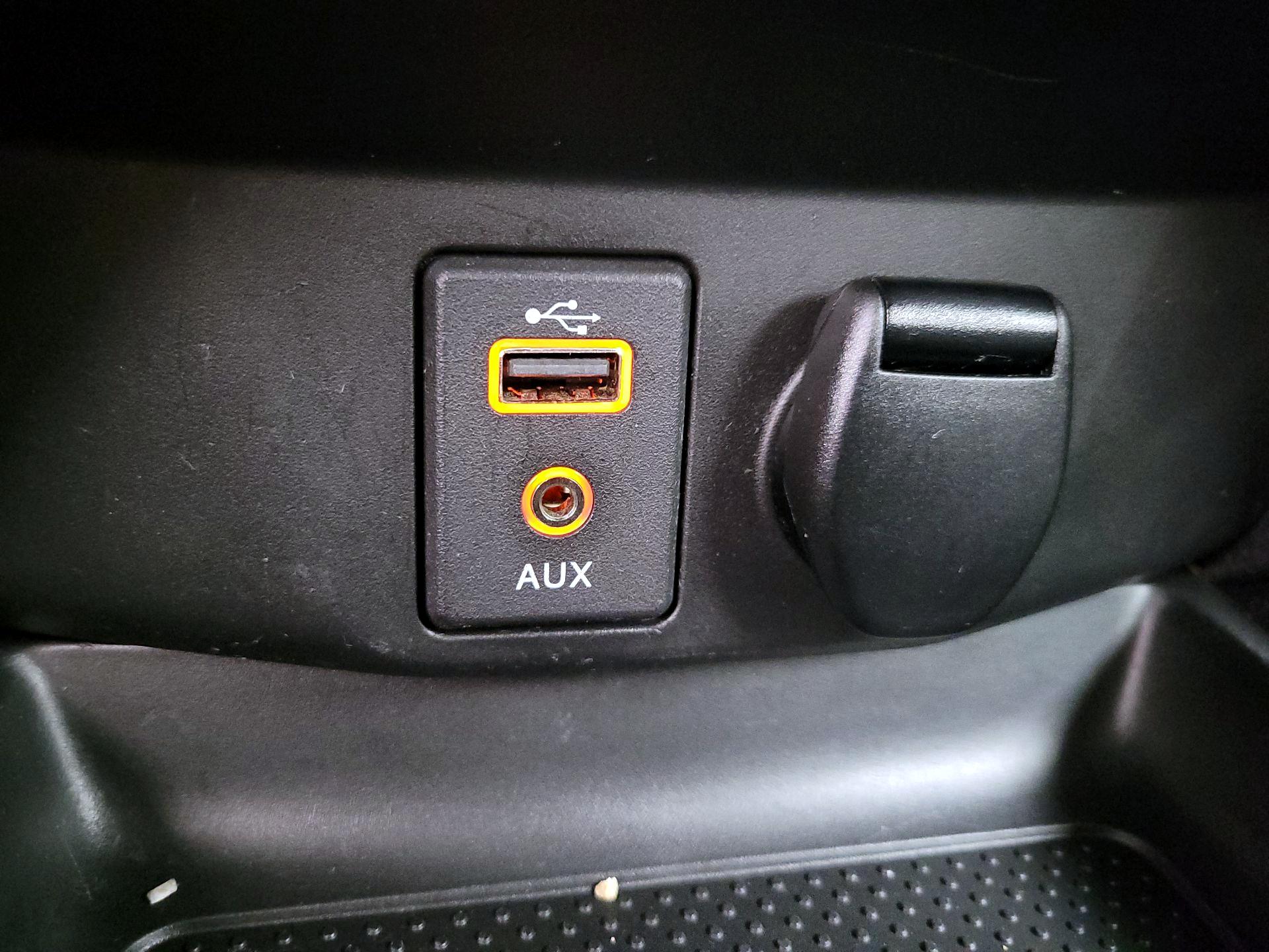 Thumbnail: 2017 Nissan Rogue - 19