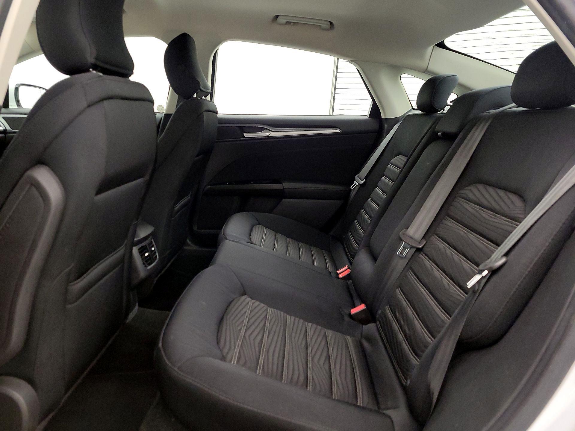 Thumbnail: 2016 Ford Fusion - 19