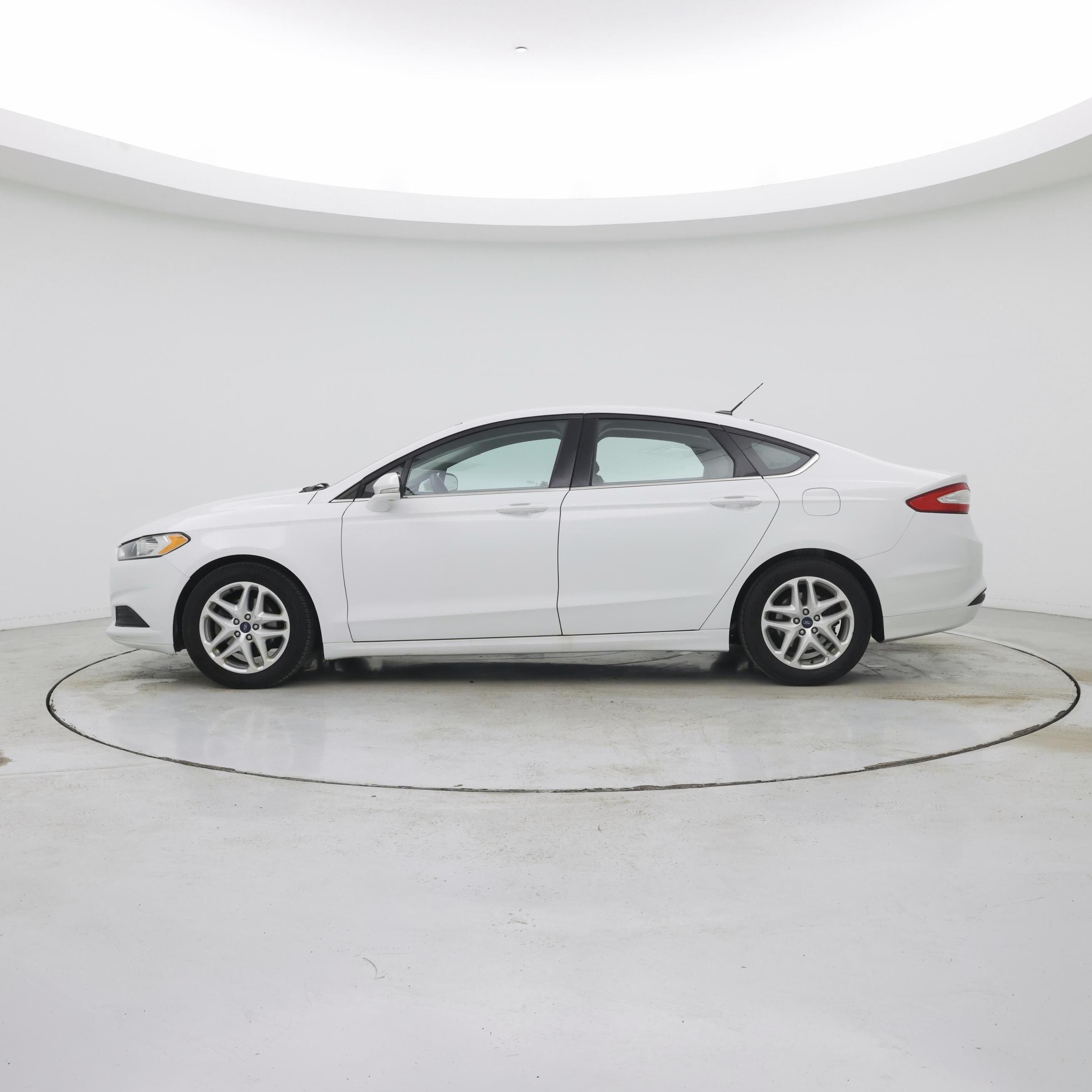 Thumbnail: 2016 Ford Fusion - 3