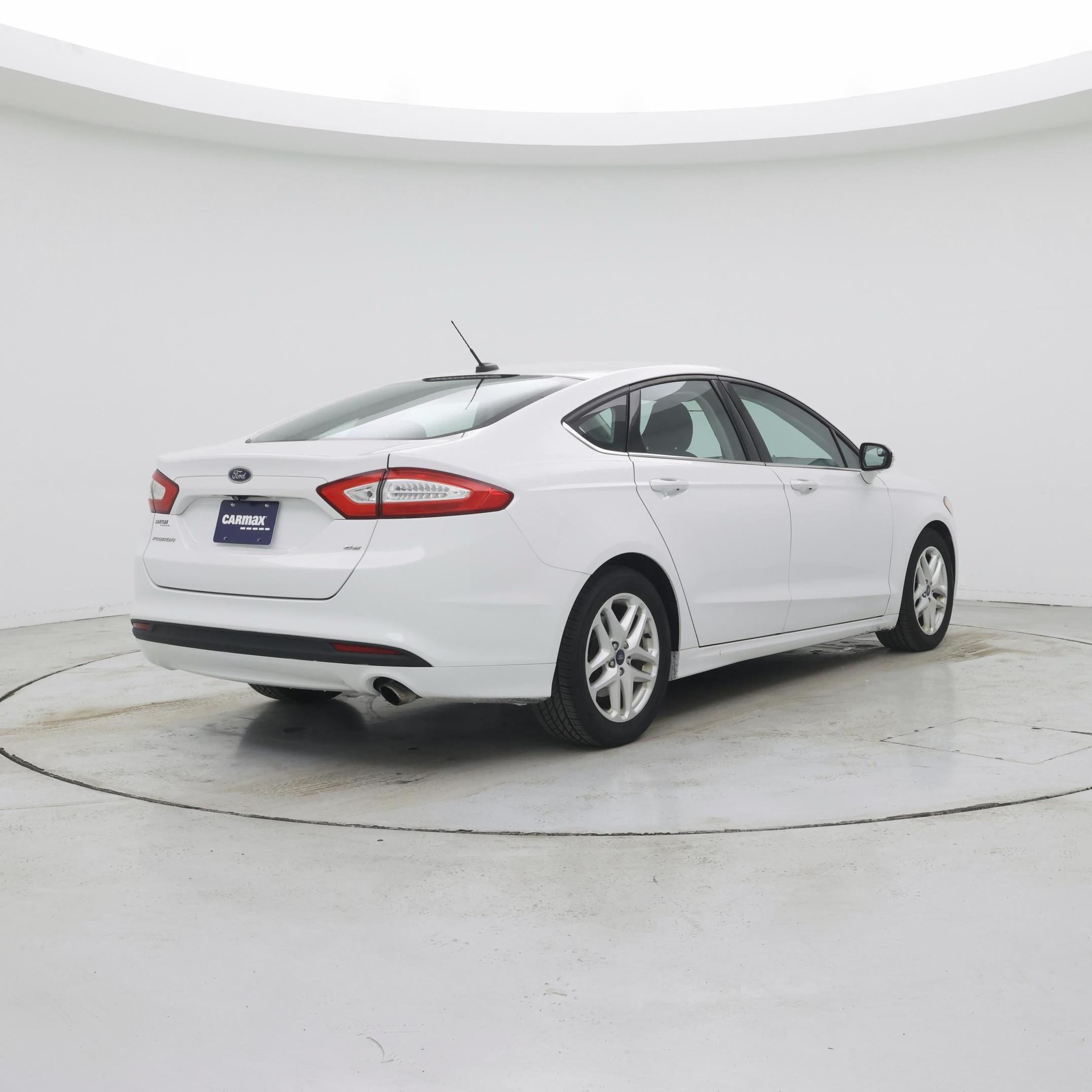 Thumbnail: 2016 Ford Fusion - 8