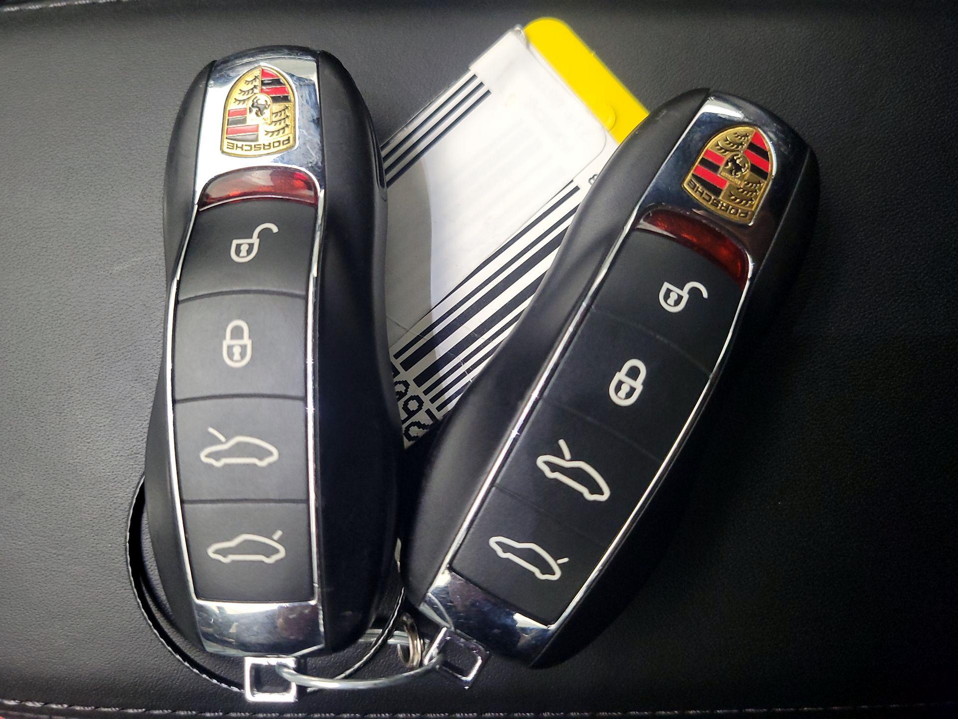 Thumbnail: 2018 Porsche 718 Cayman - 18