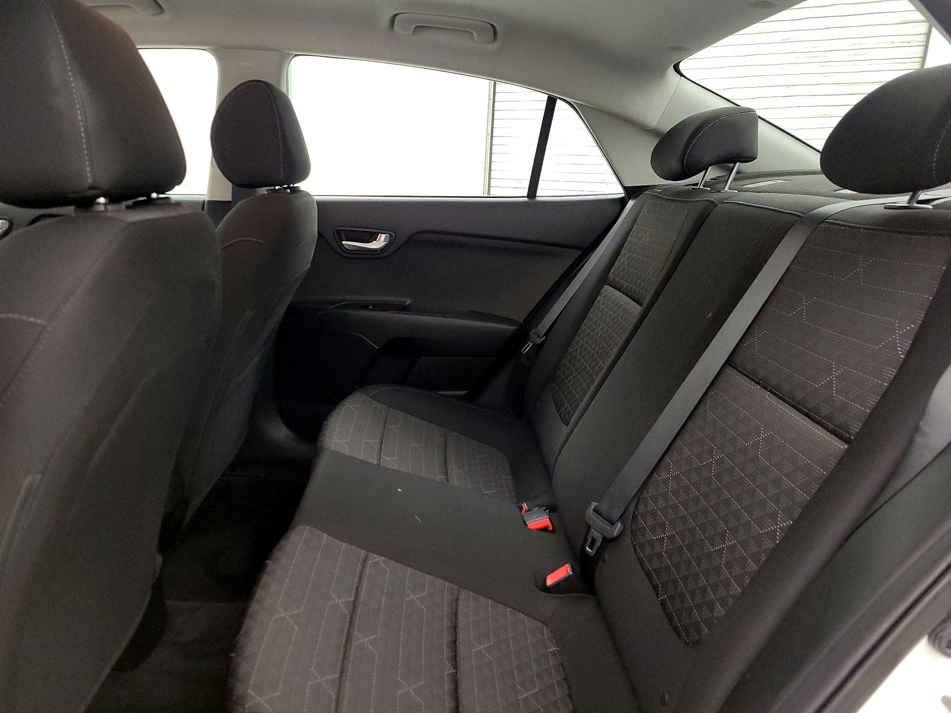 Thumbnail: 2018 Kia Rio - 19