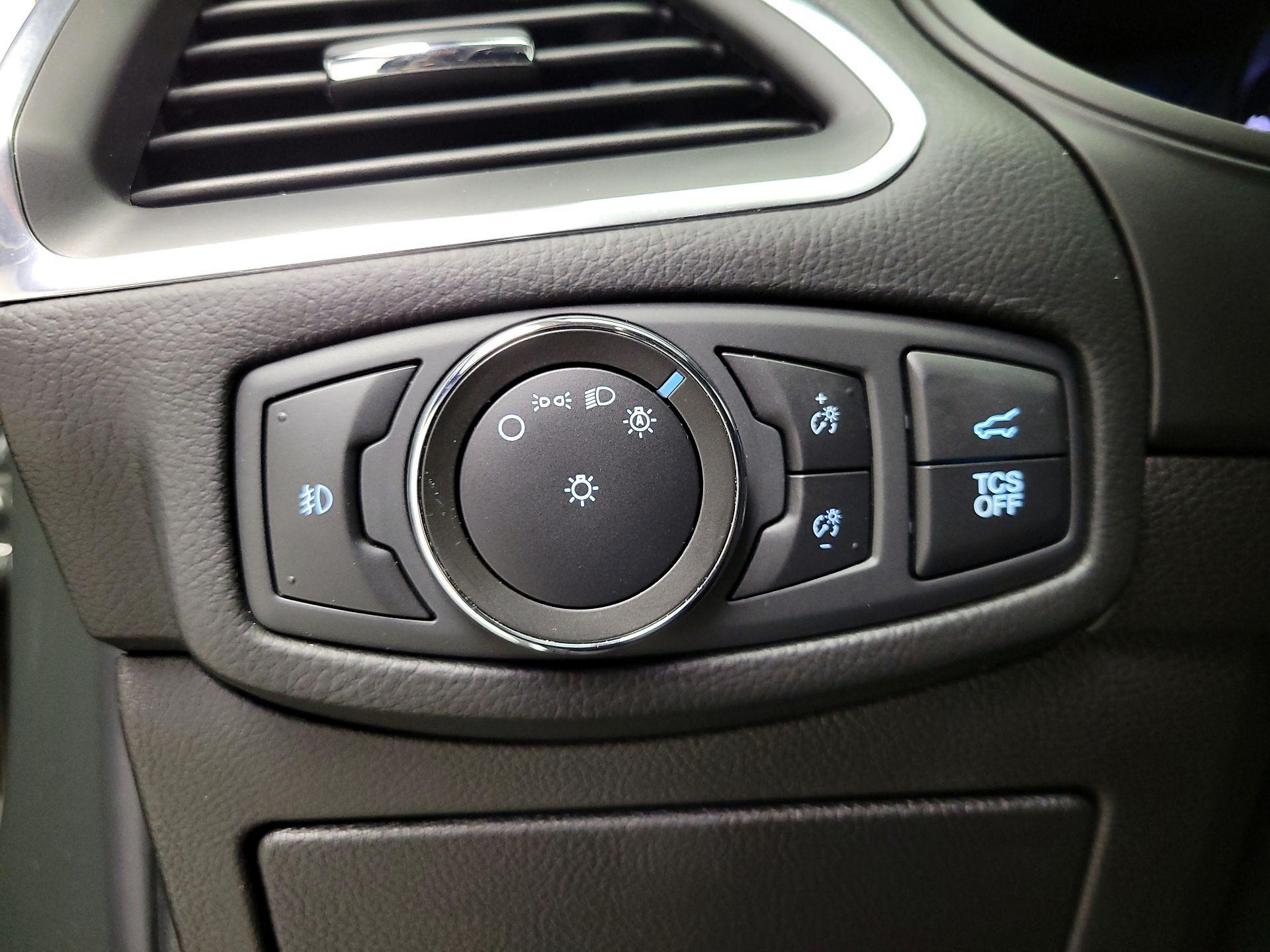 Thumbnail: 2022 Ford Edge - 13