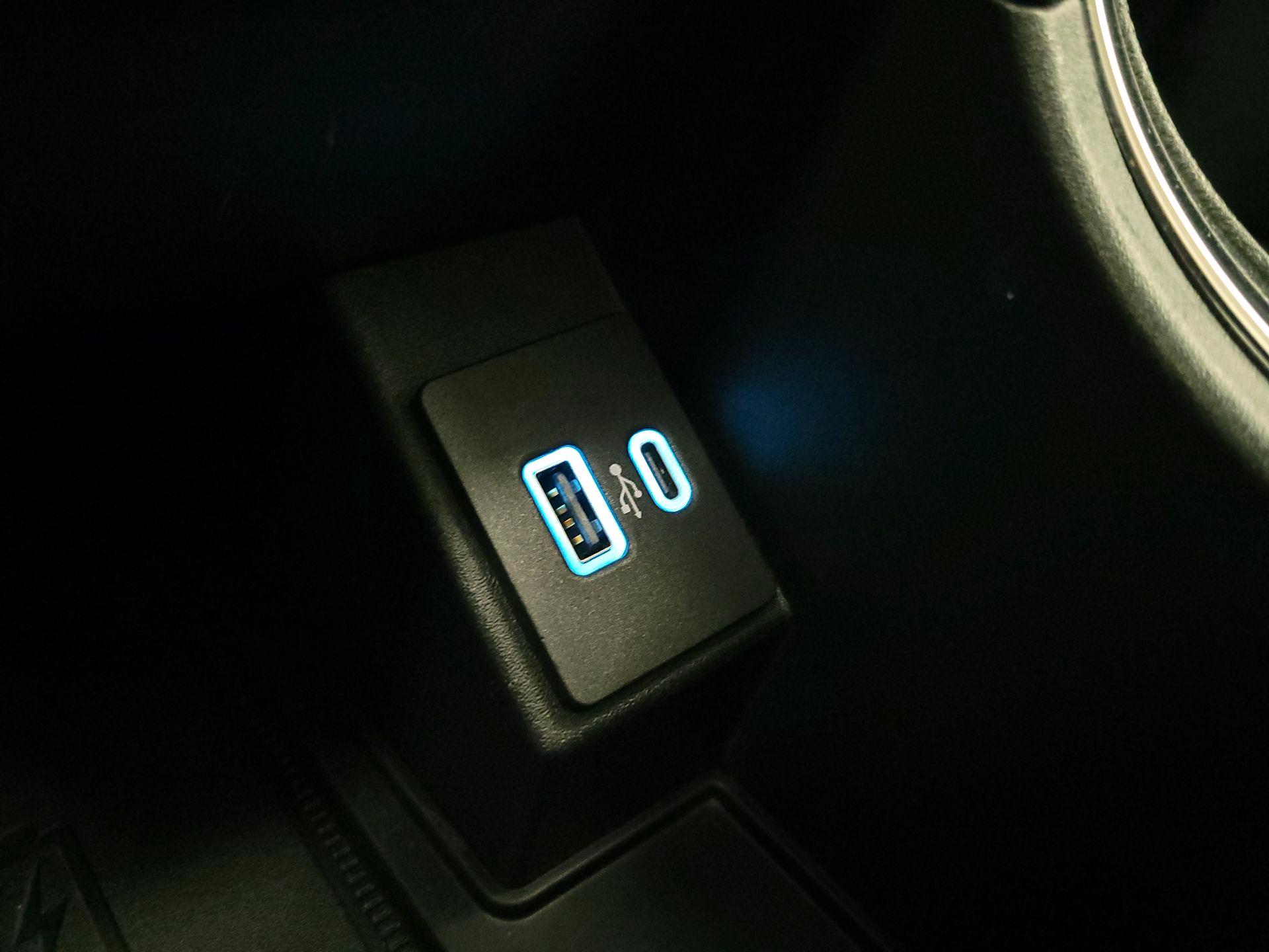 Thumbnail: 2022 Ford Edge - 19