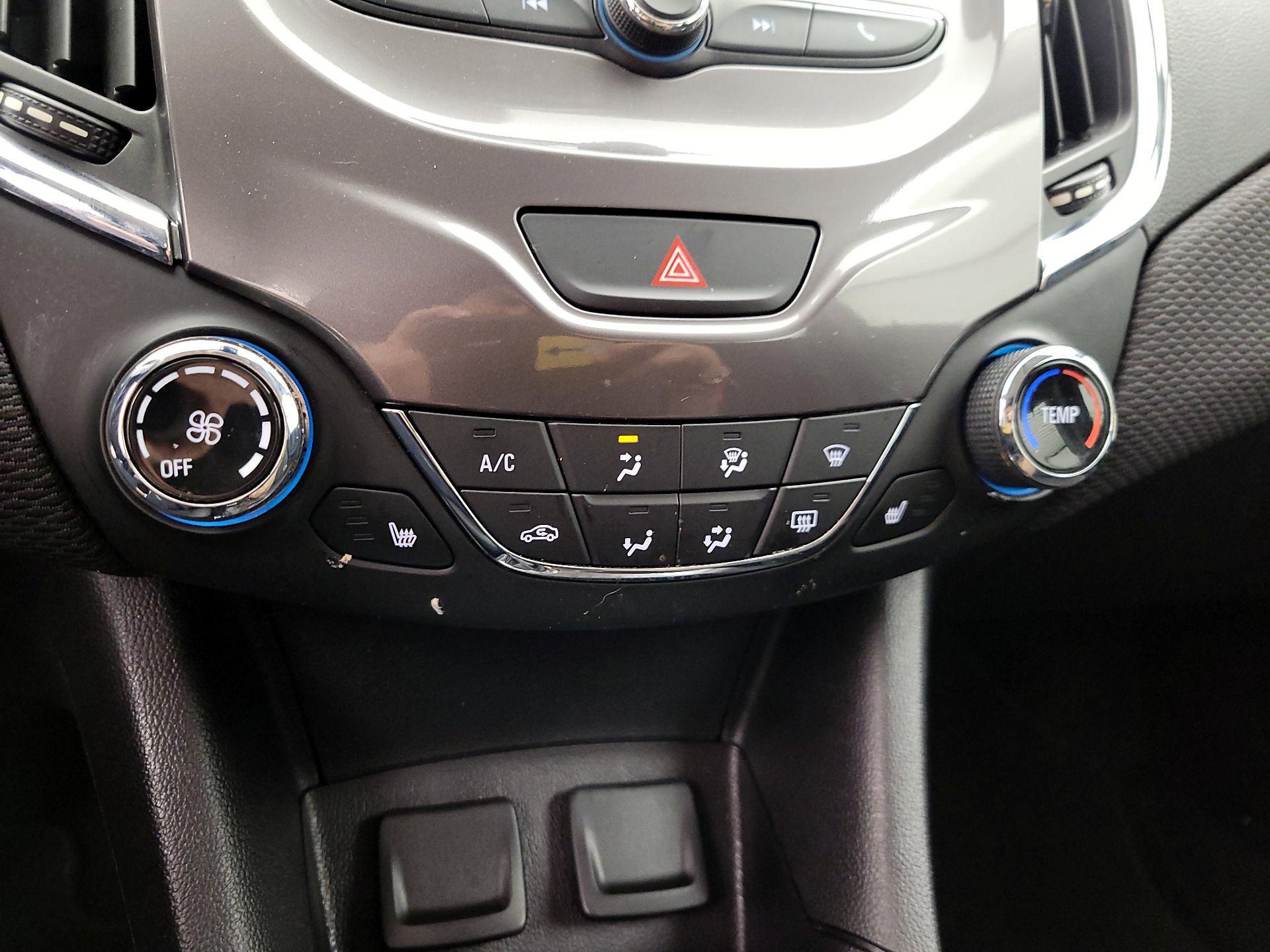 Thumbnail: 2017 Chevrolet Cruze - 16