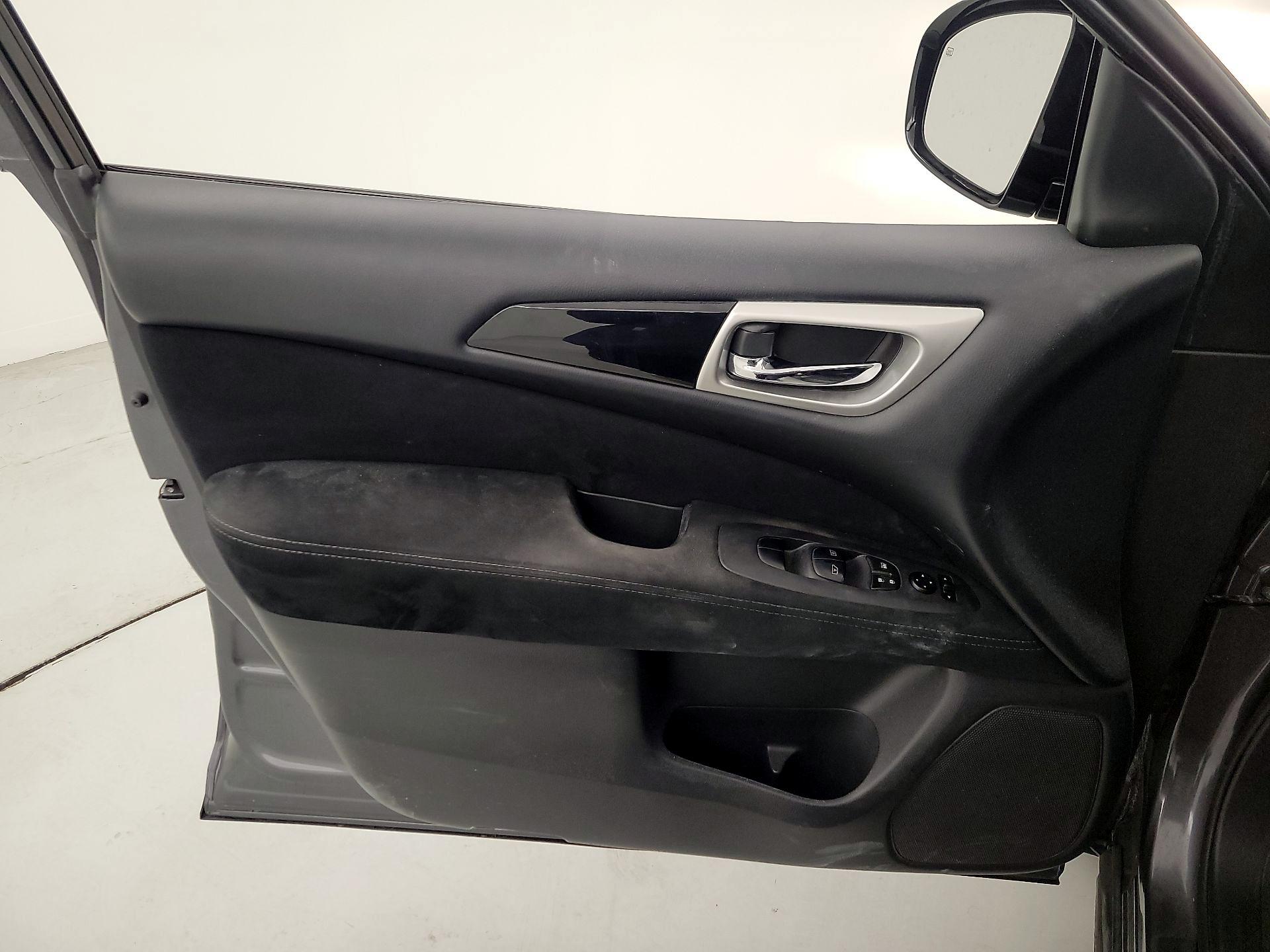 Thumbnail: 2015 Nissan Pathfinder - 12